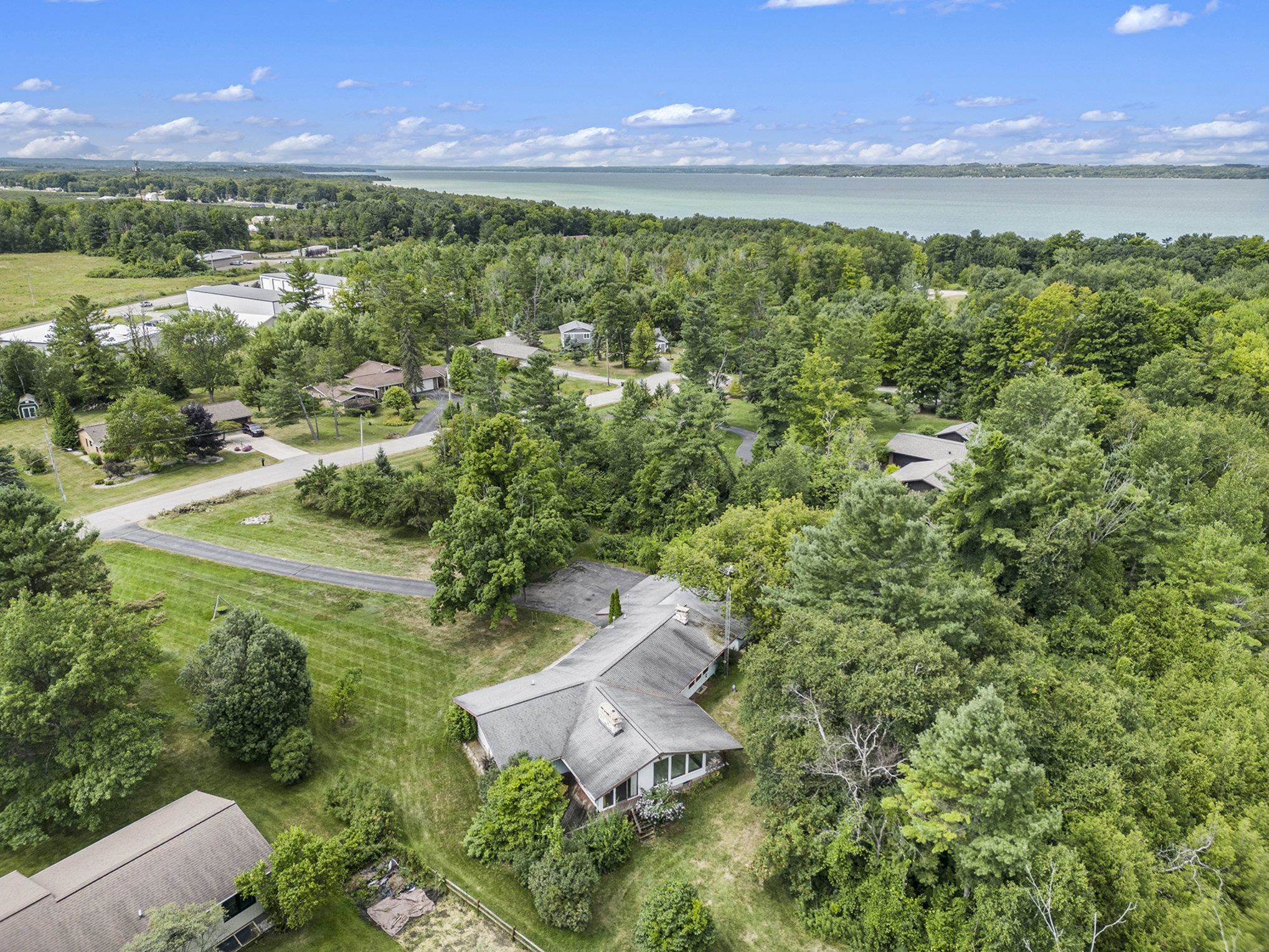 400 Lamoreaux Drive