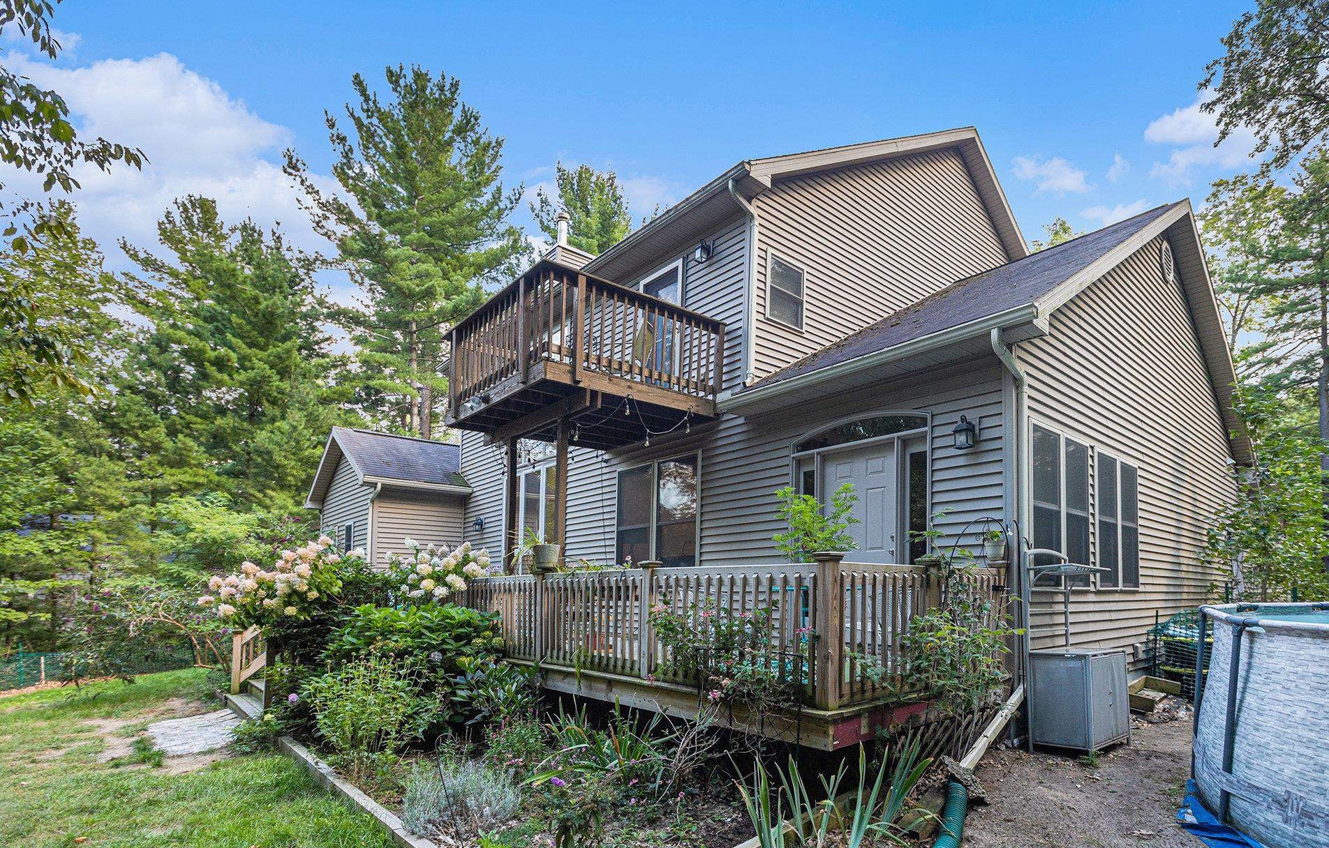 859 Pine Grove