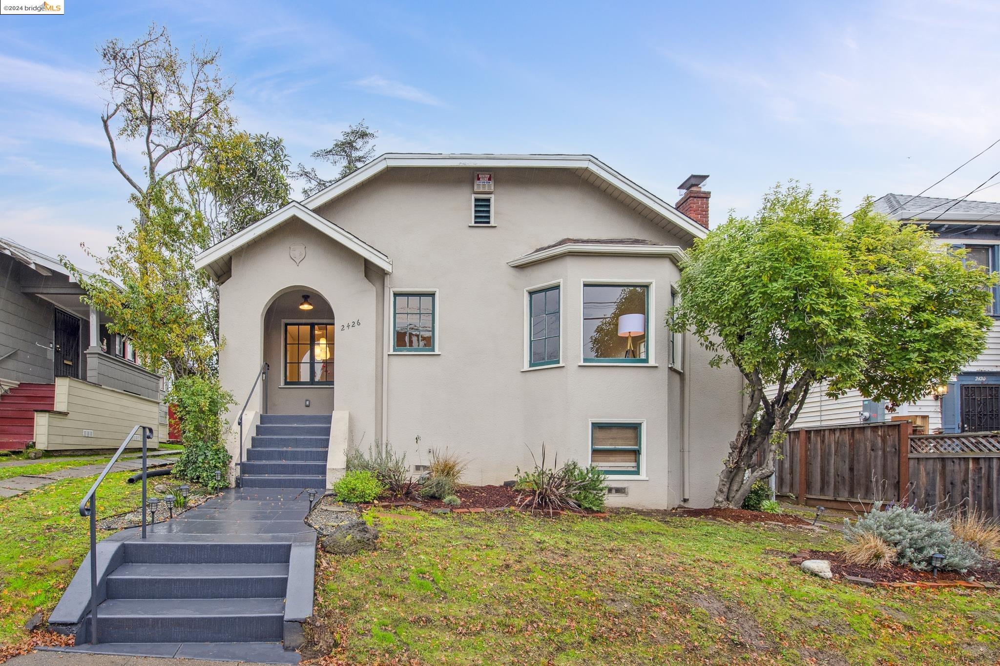 2426 Grande Vista Ave