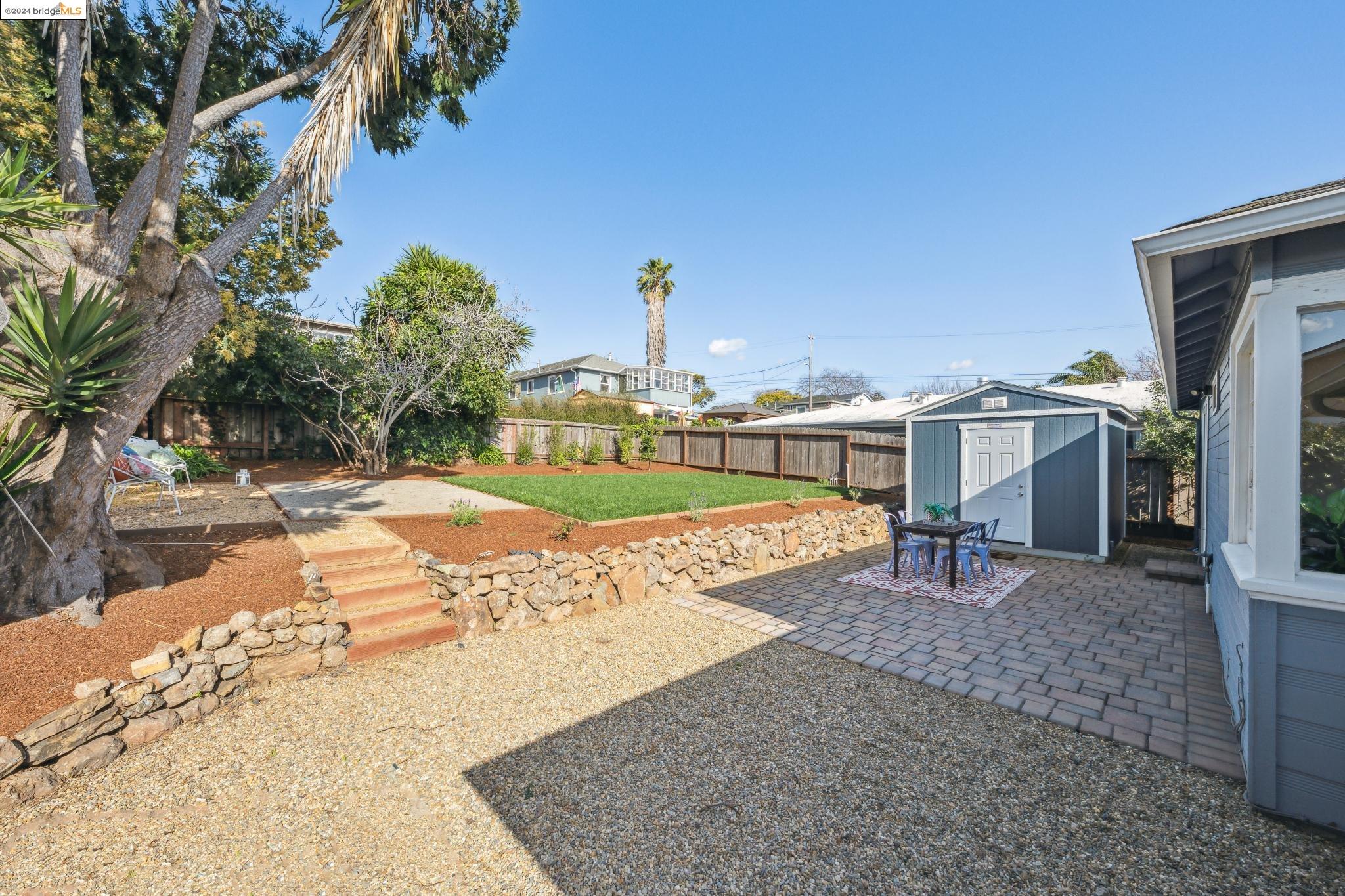 1358 Mariposa St
