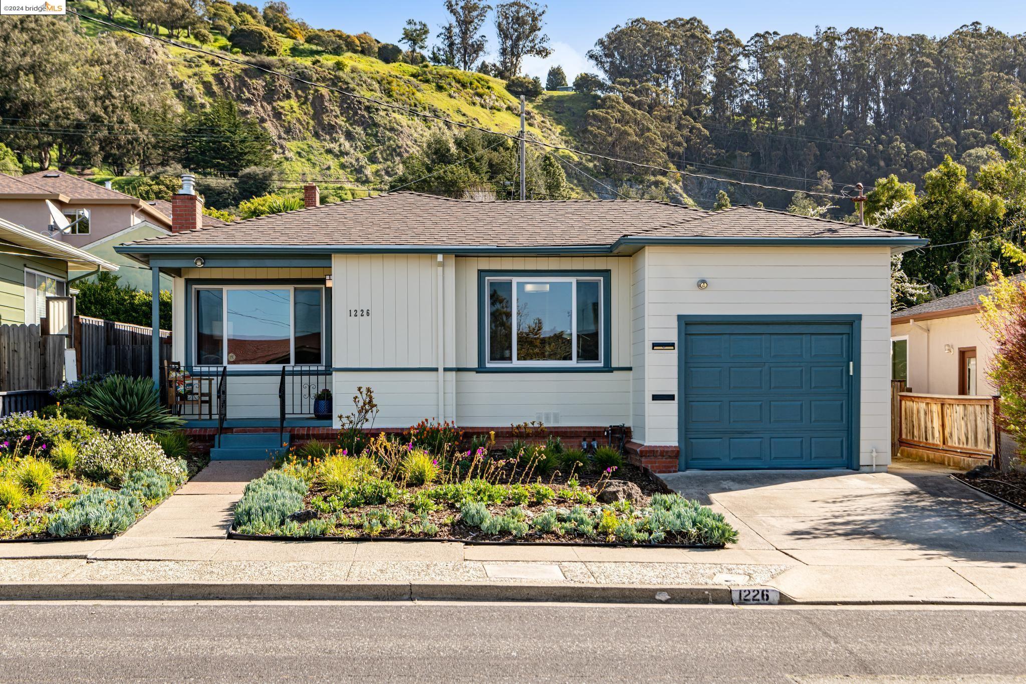 1226 Lawrence St
