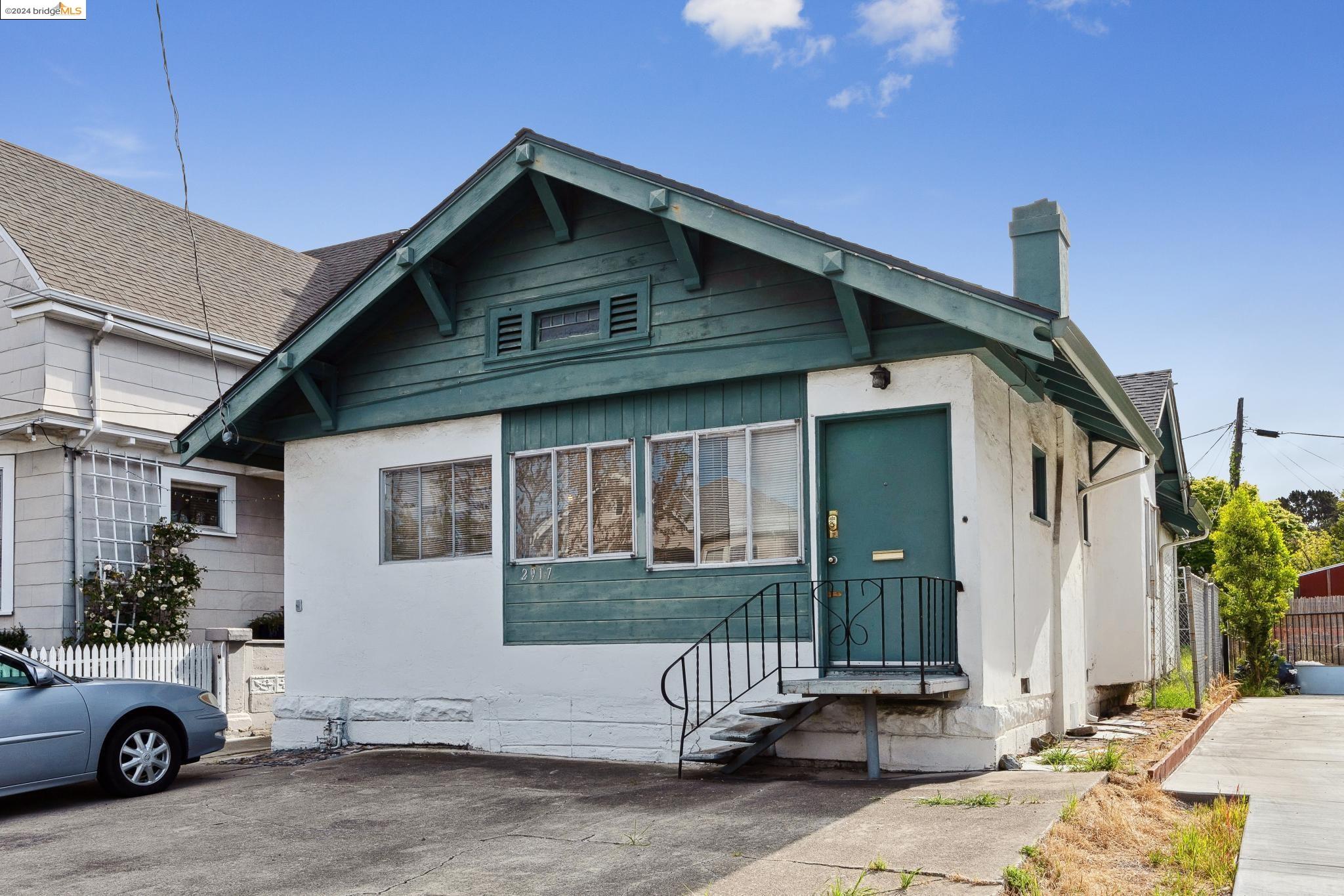 2917 Otis St