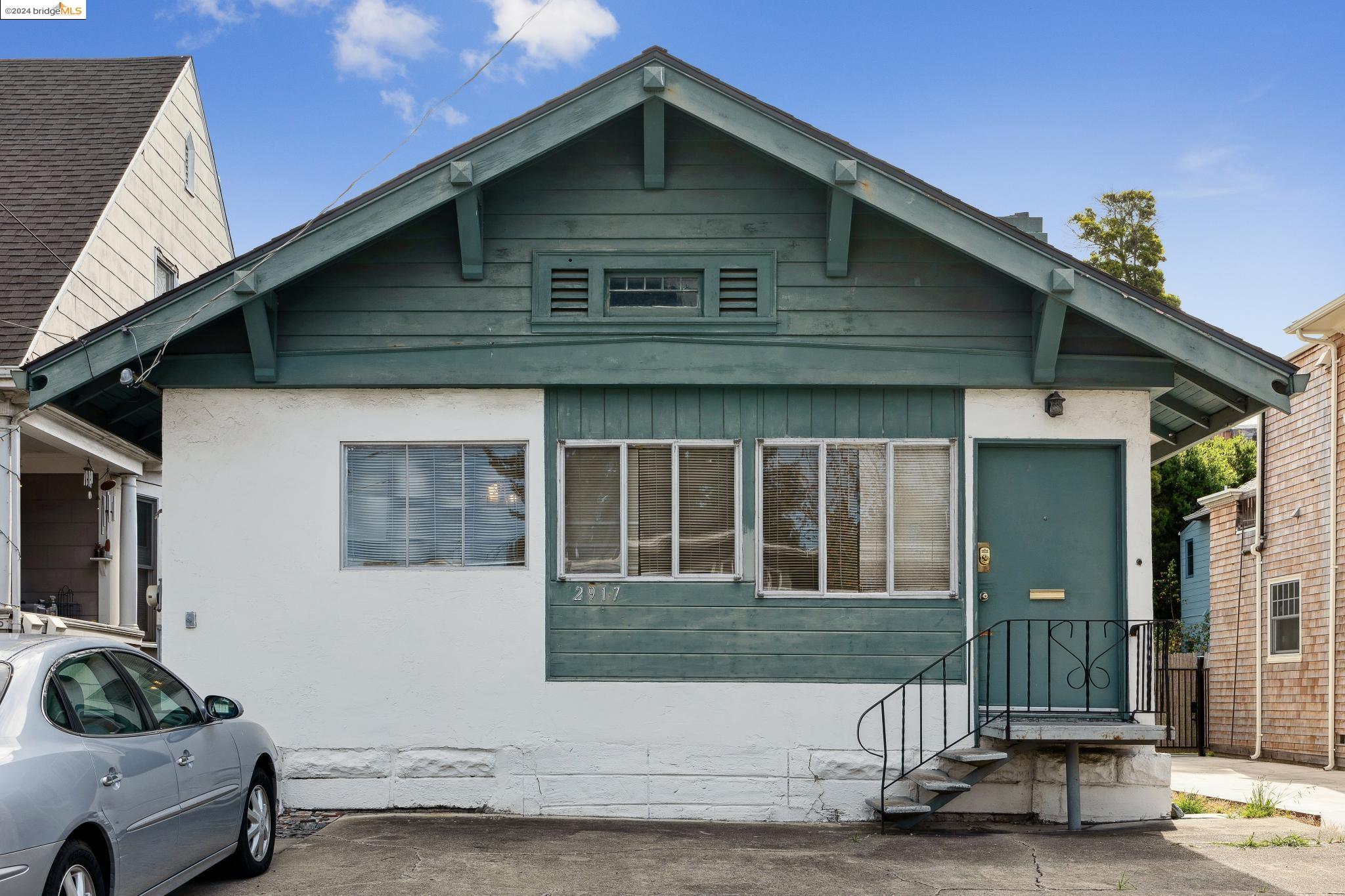2917 Otis St