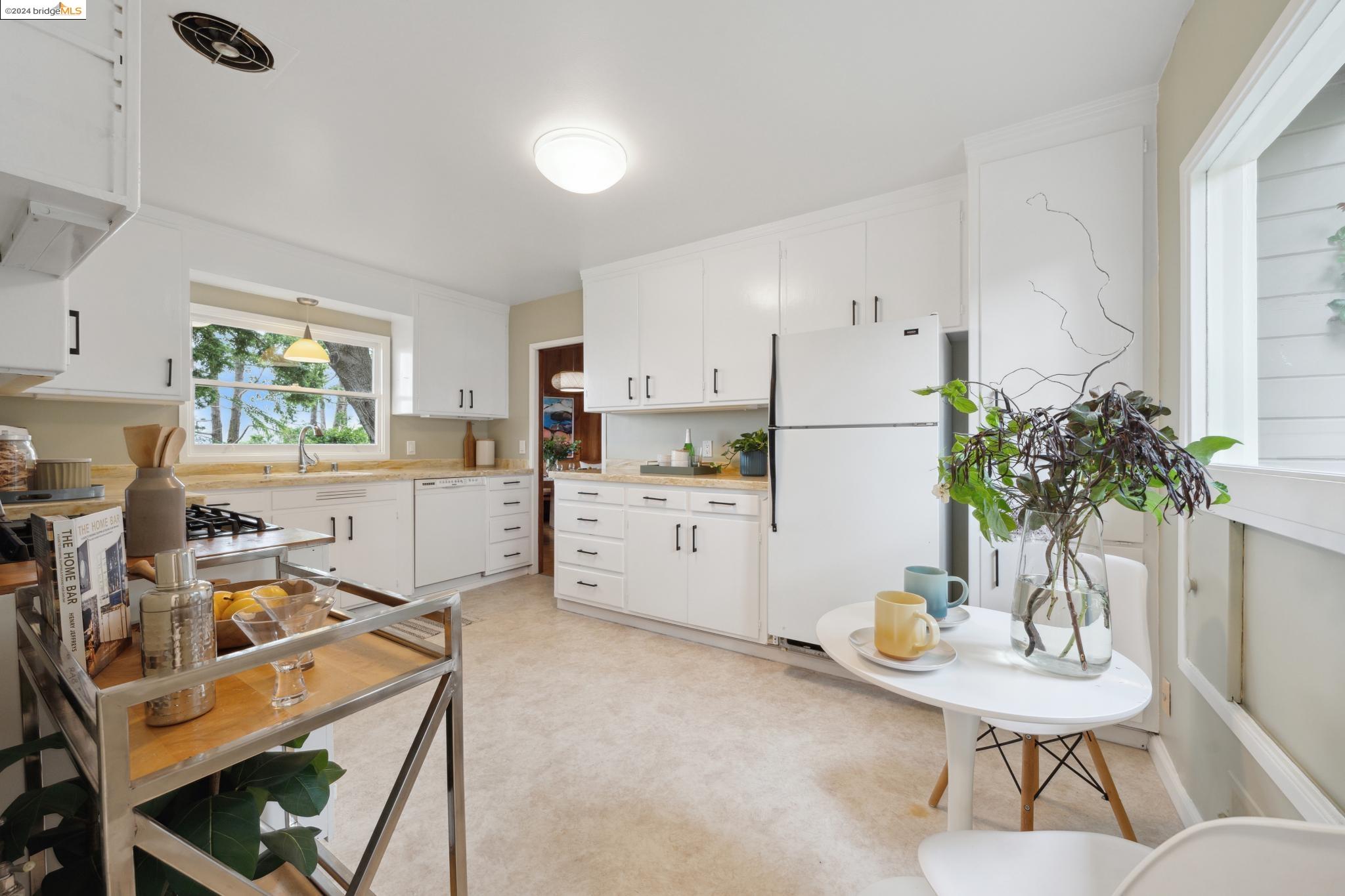 245 Los Altos Dr