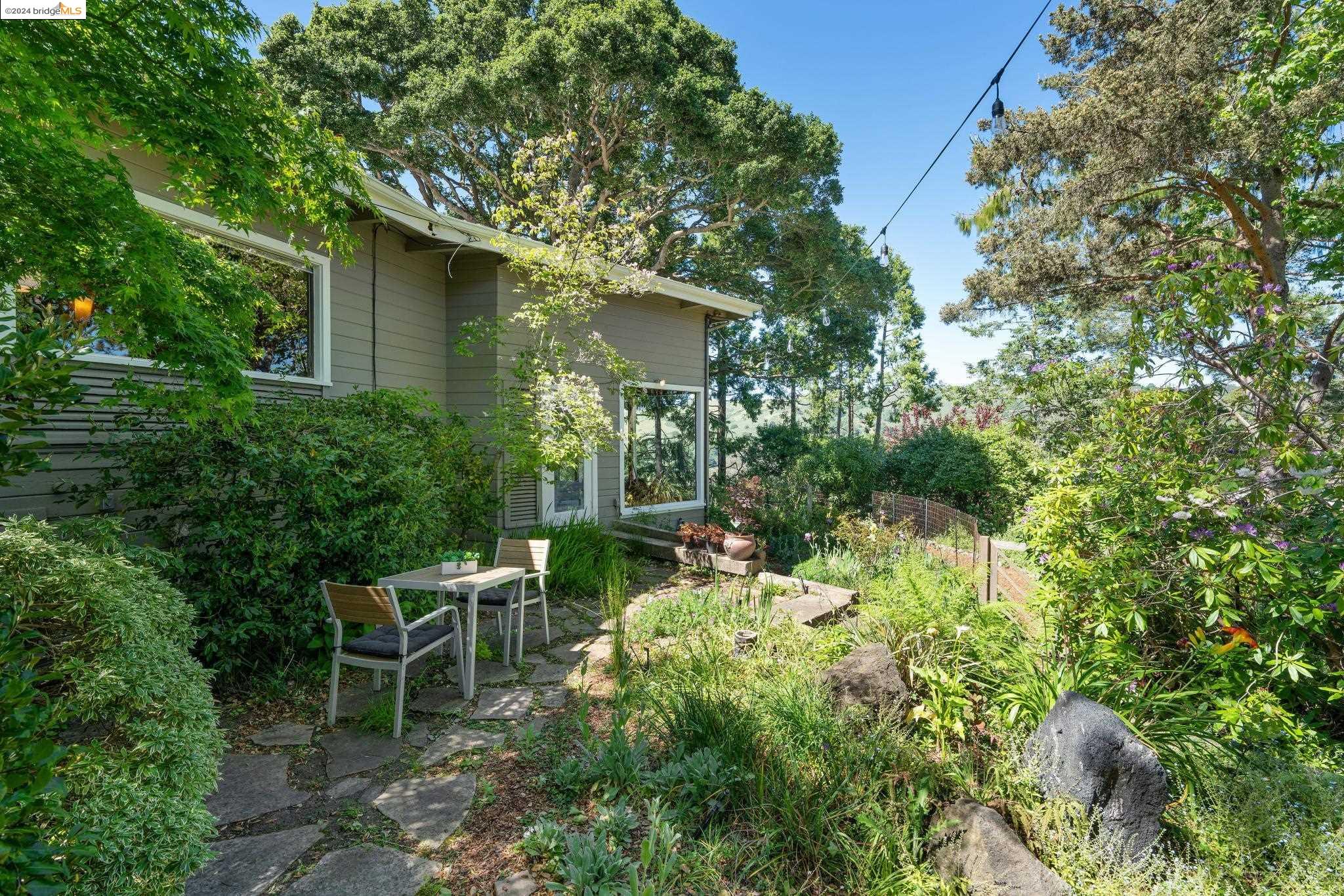 245 Los Altos Dr