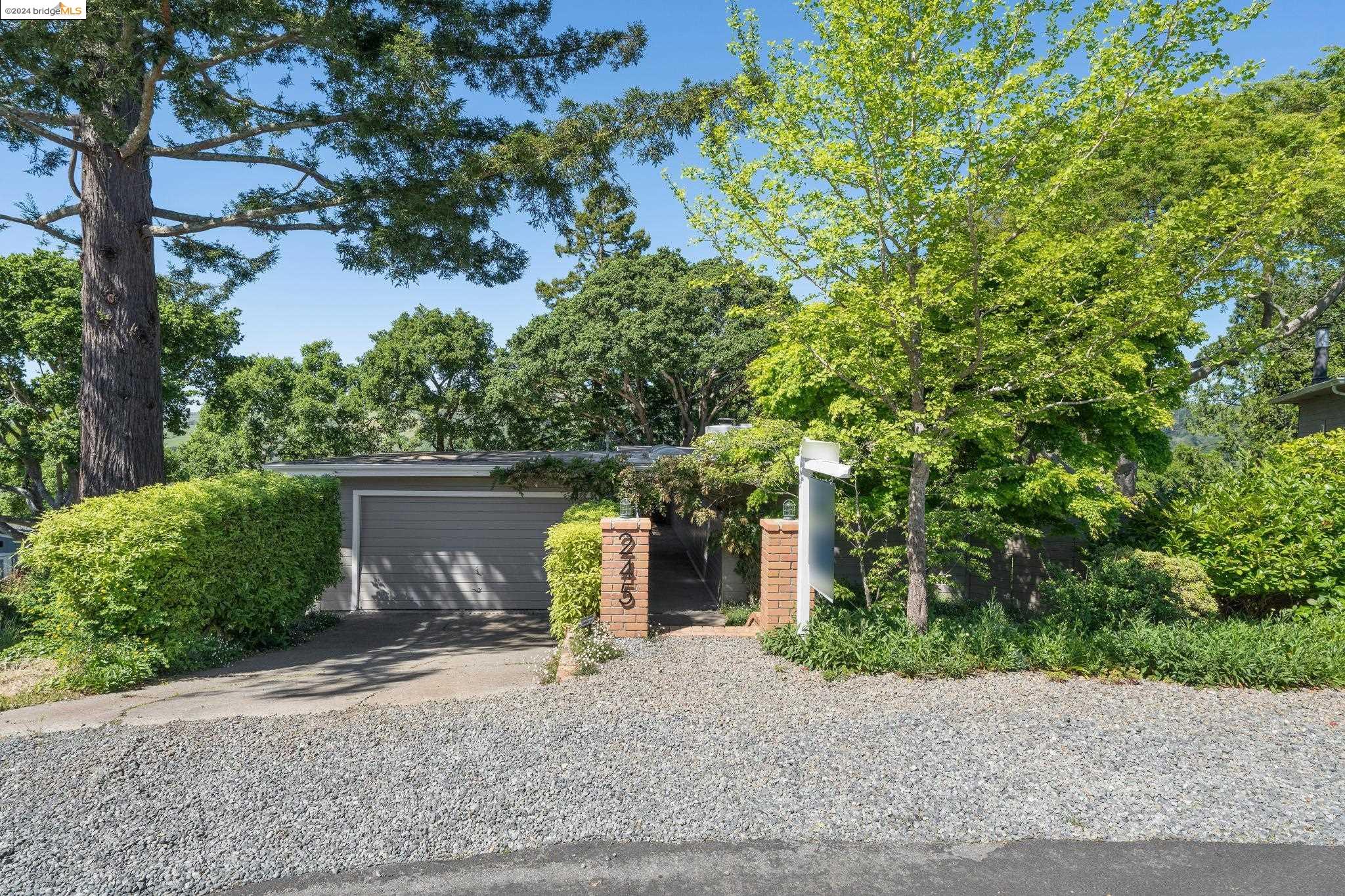 245 Los Altos Dr
