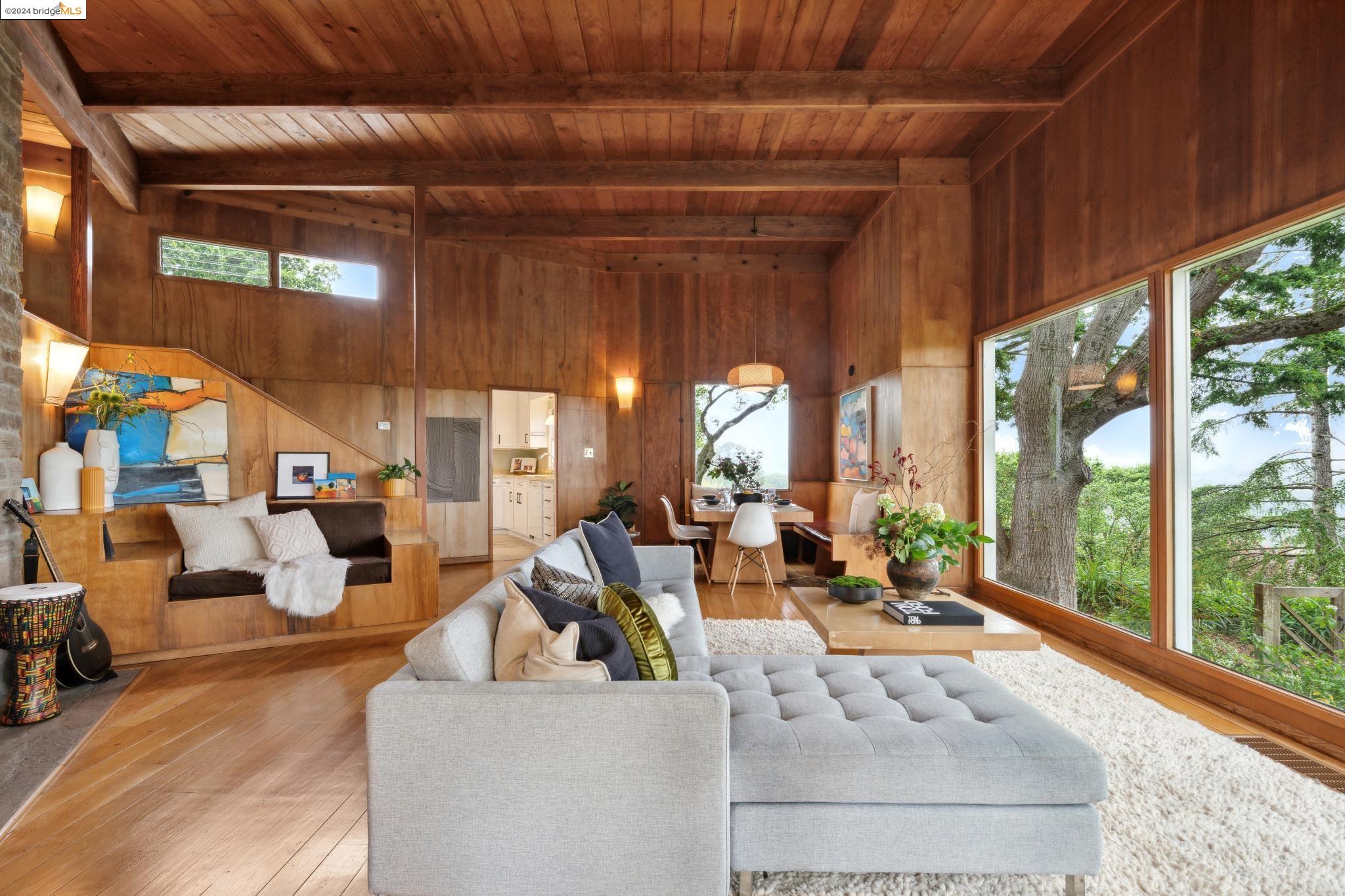 245 Los Altos Dr