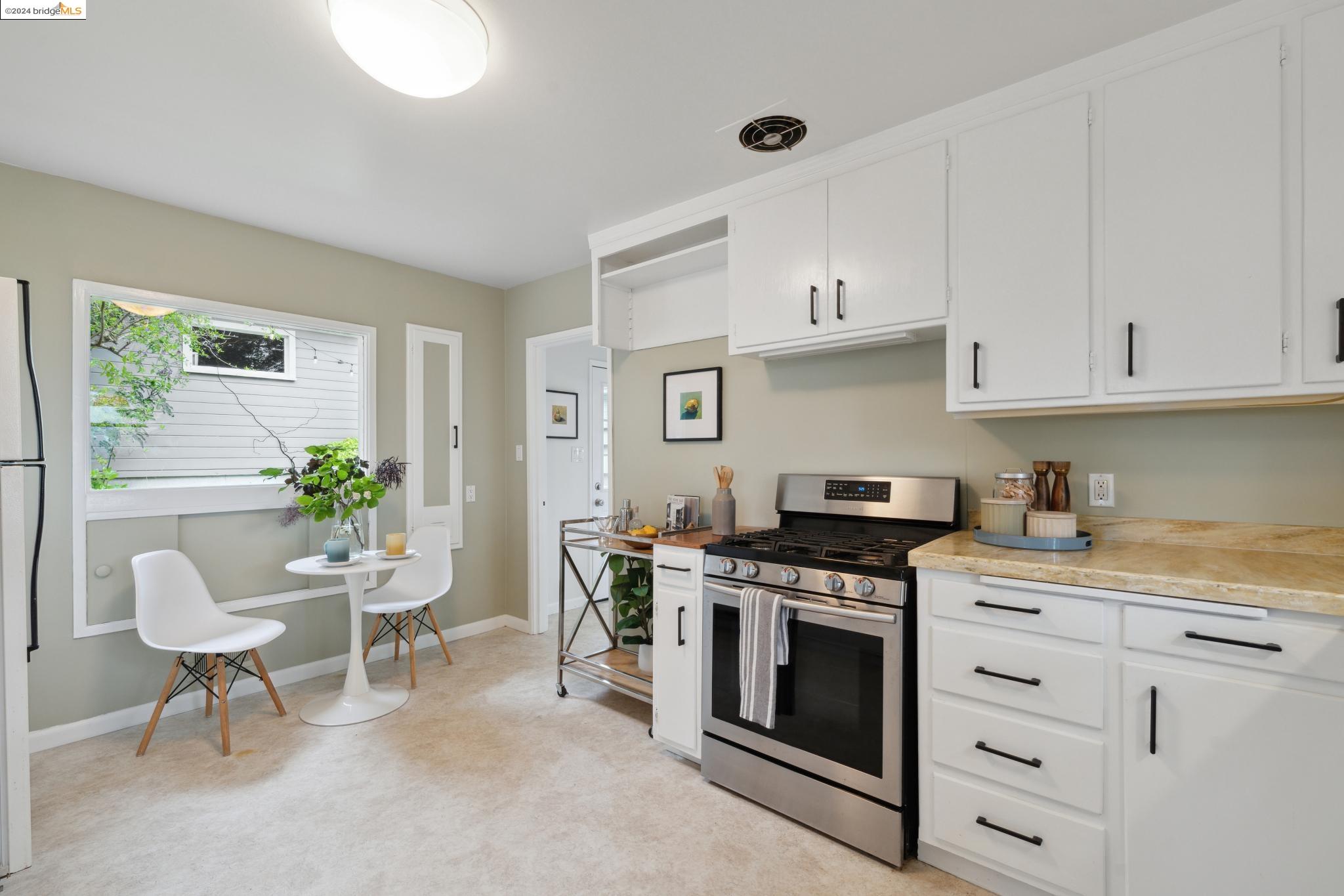 245 Los Altos Dr
