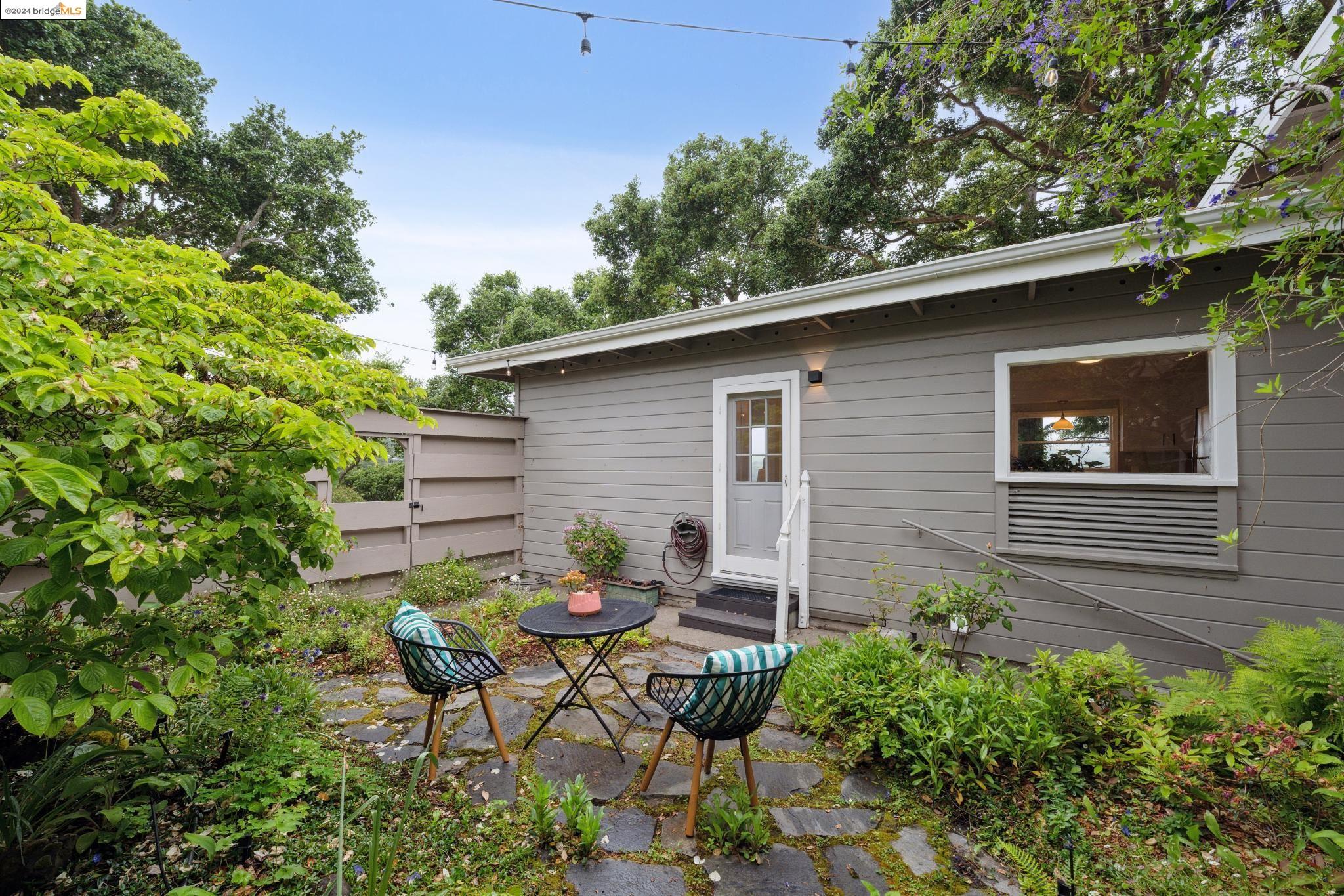 245 Los Altos Dr