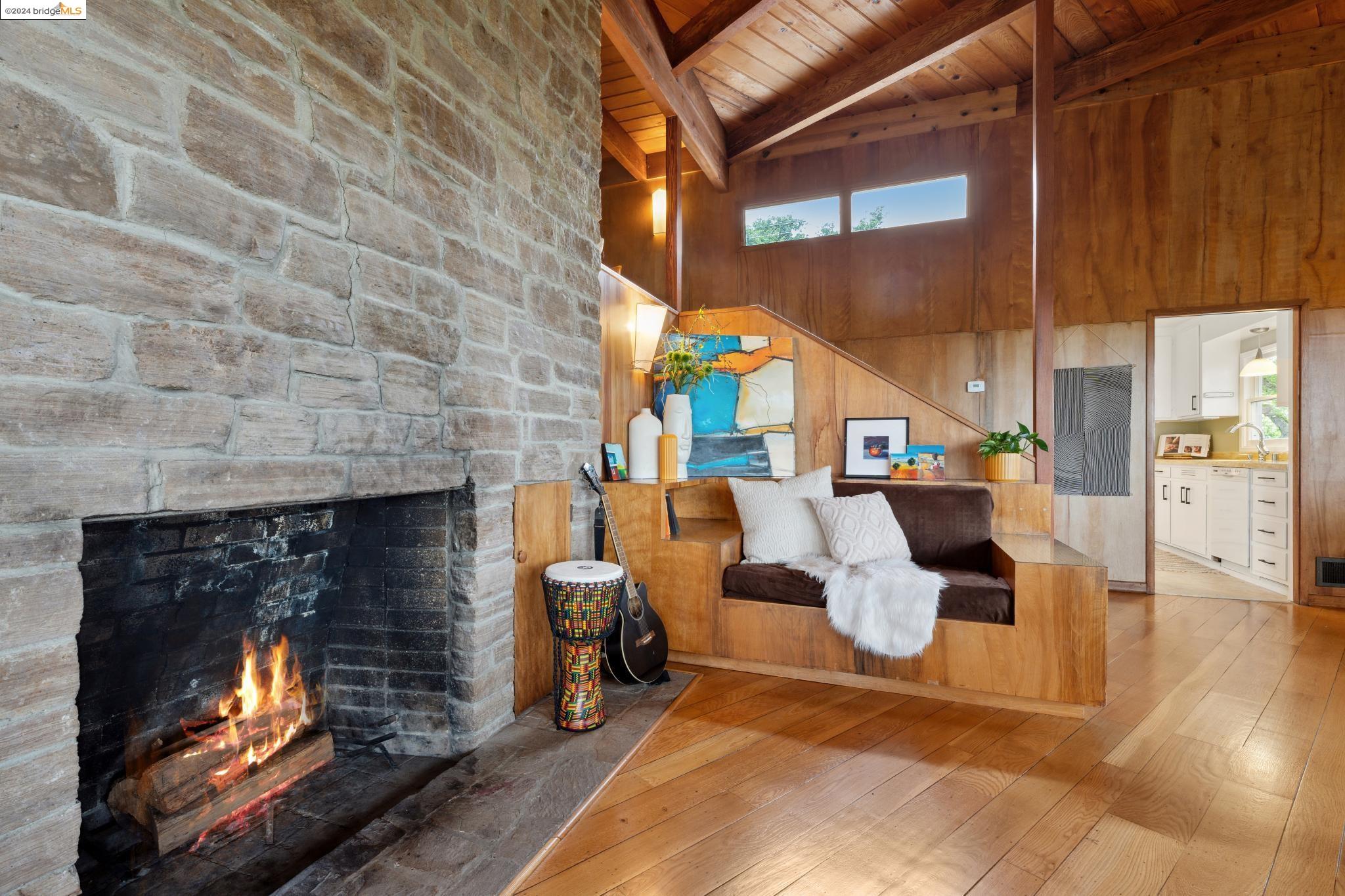 245 Los Altos Dr