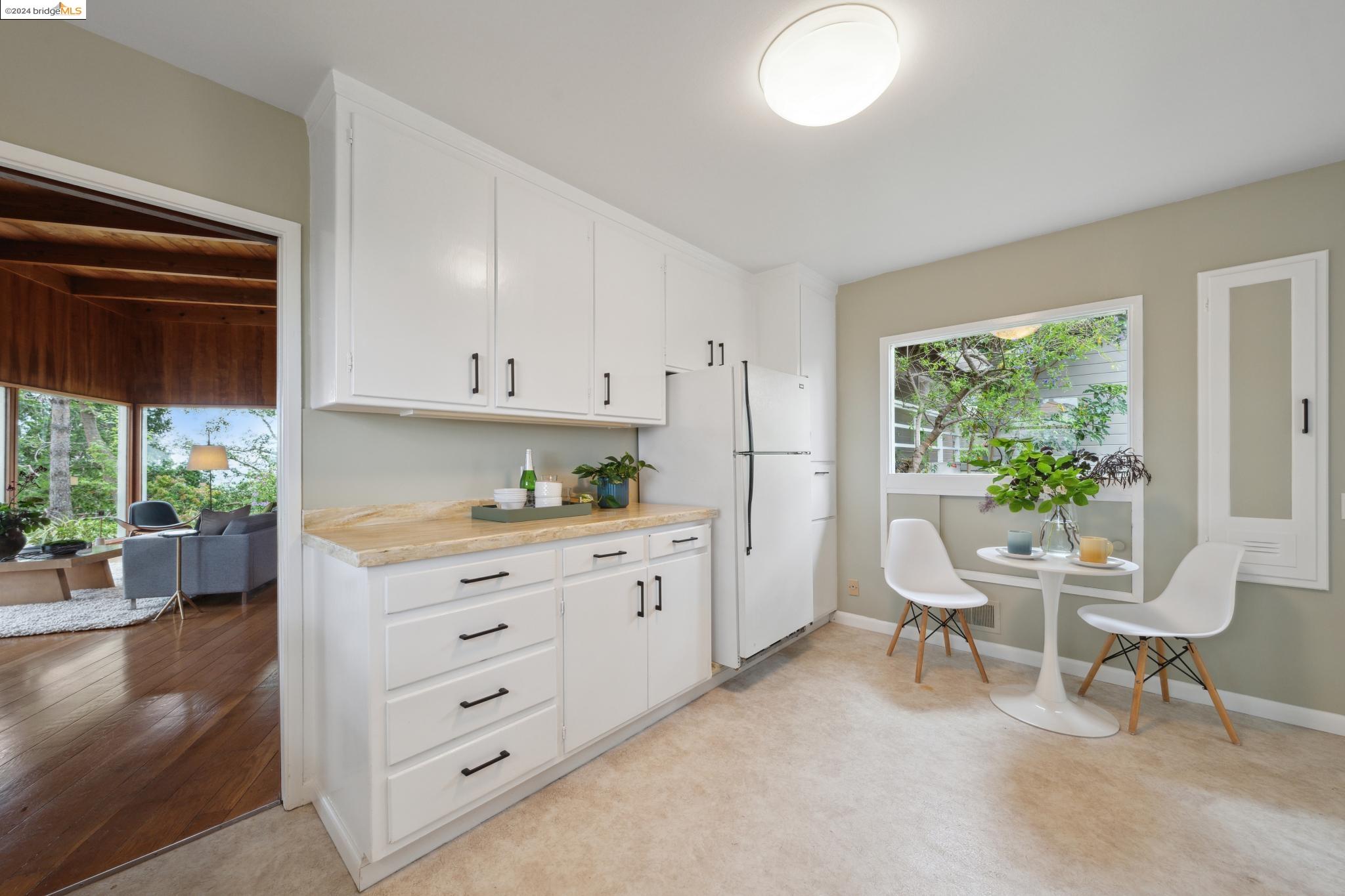 245 Los Altos Dr
