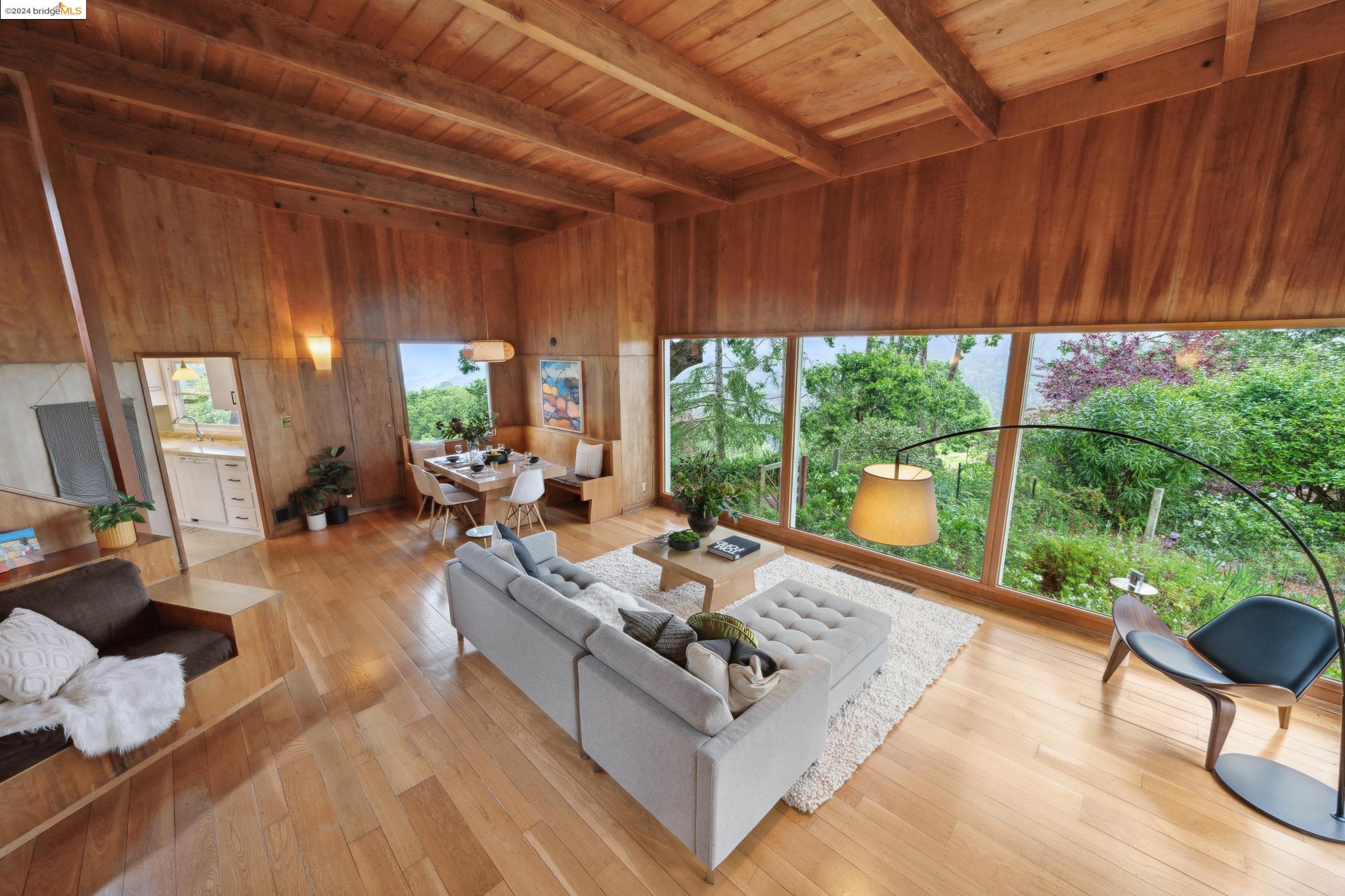 245 Los Altos Dr