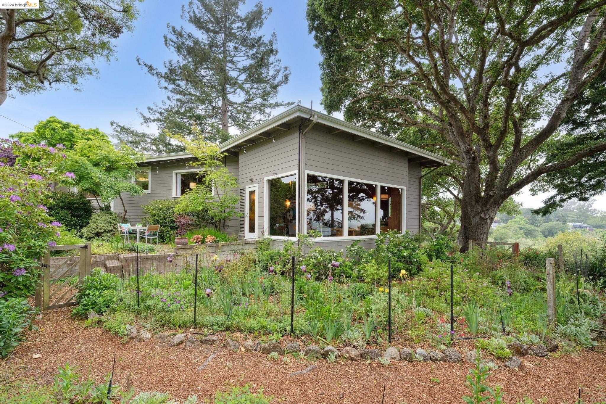 245 Los Altos Dr