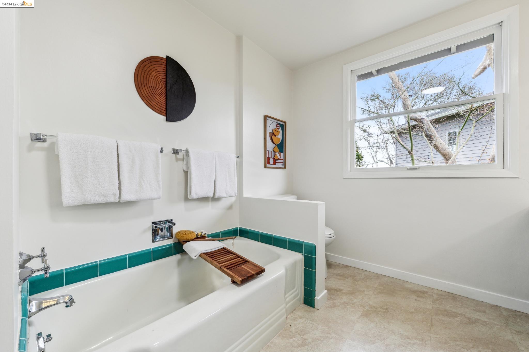 245 Los Altos Dr