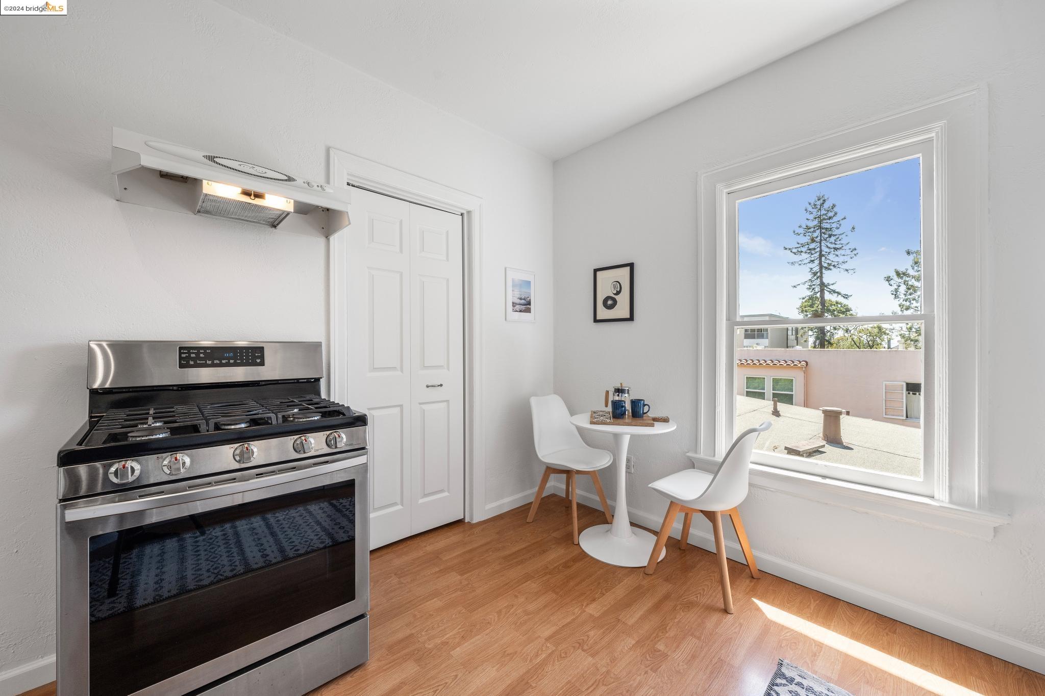 2626 Benvenue Ave # 4