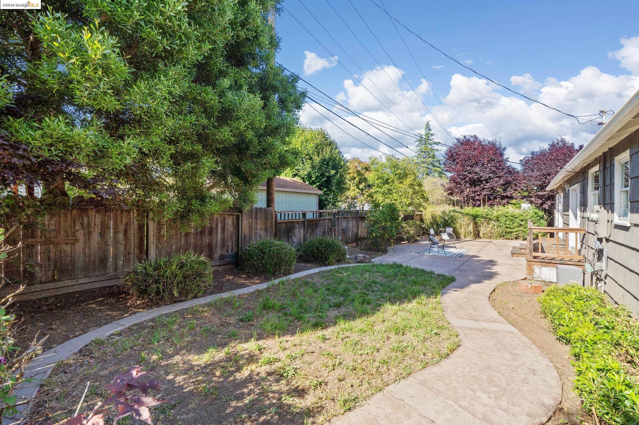1324 Carl Ave