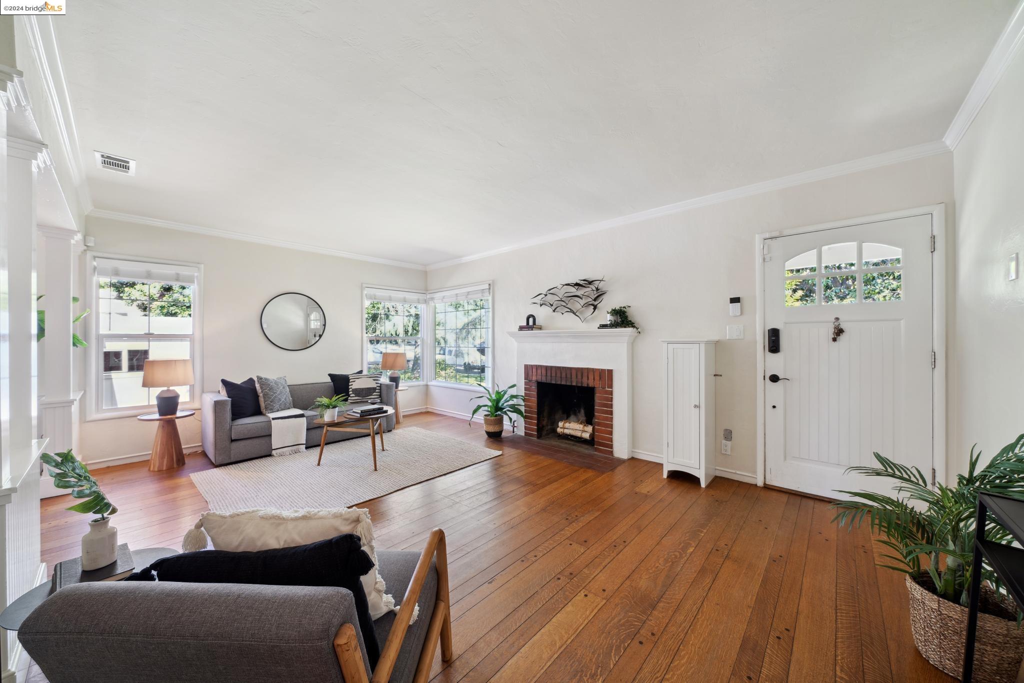 1324 Carl Ave