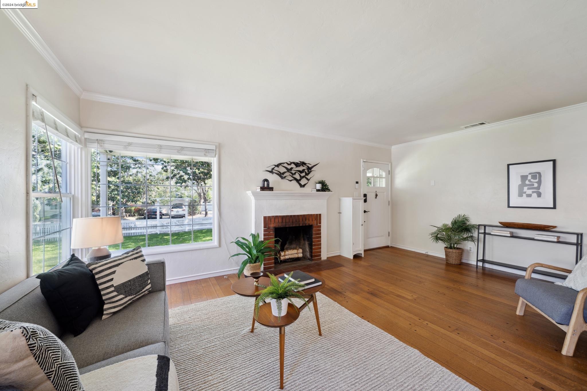 1324 Carl Ave