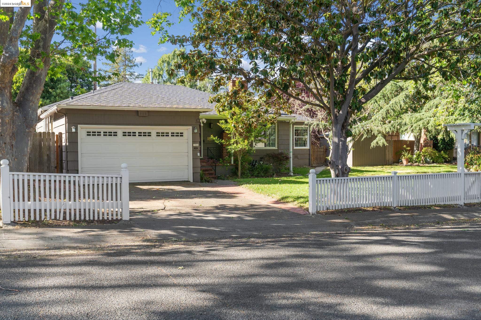 1324 Carl Ave