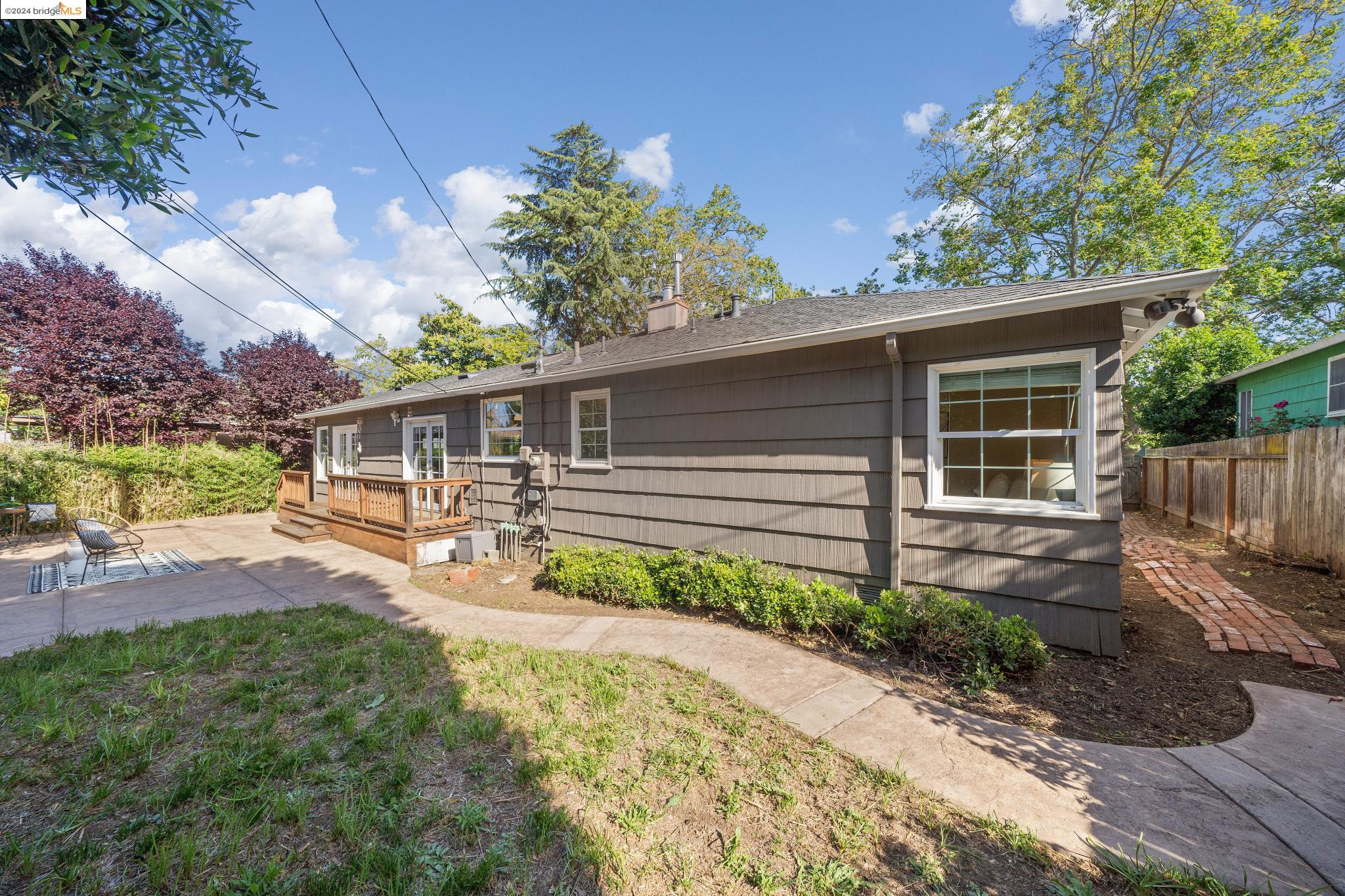 1324 Carl Ave