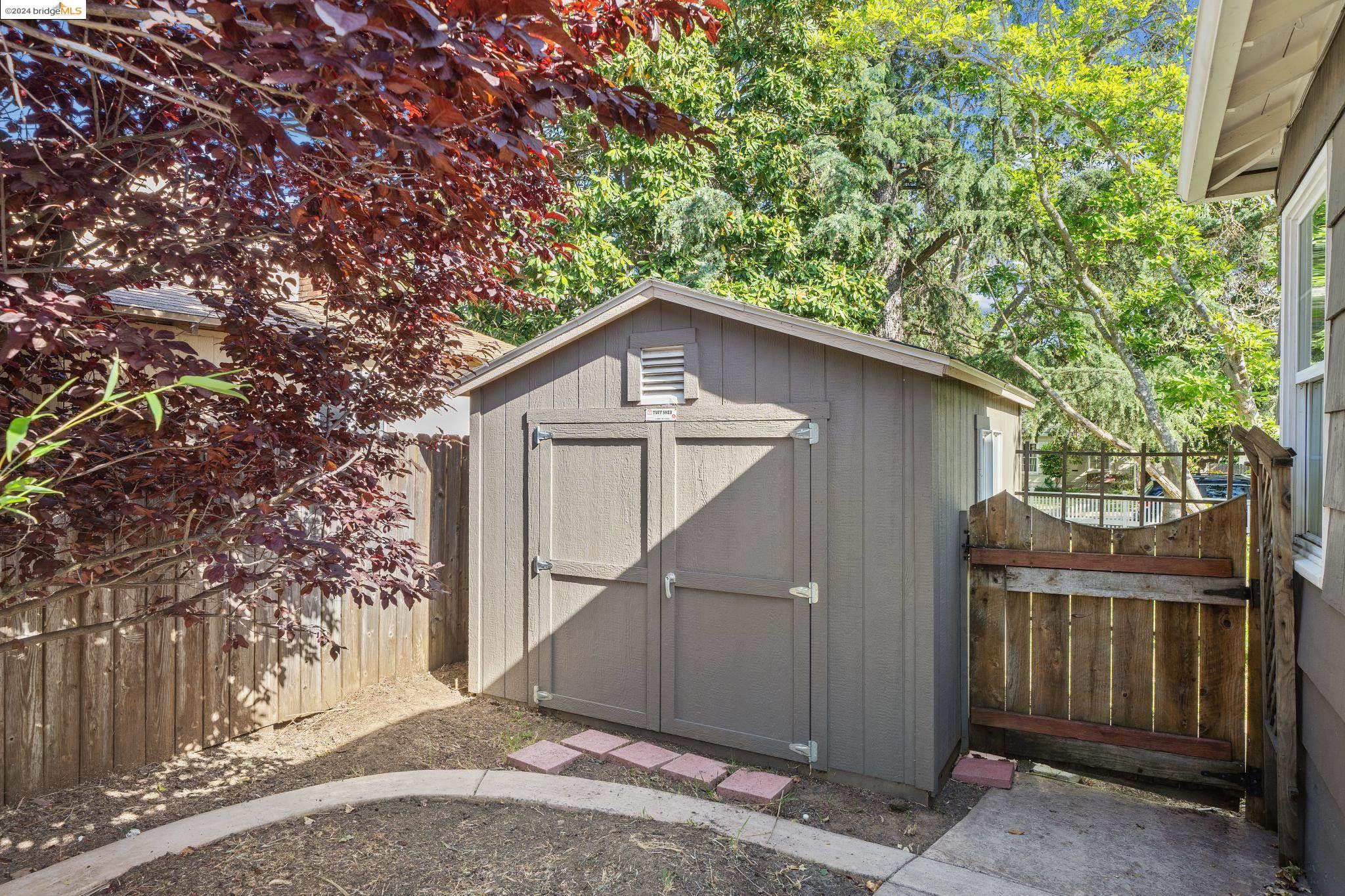 1324 Carl Ave