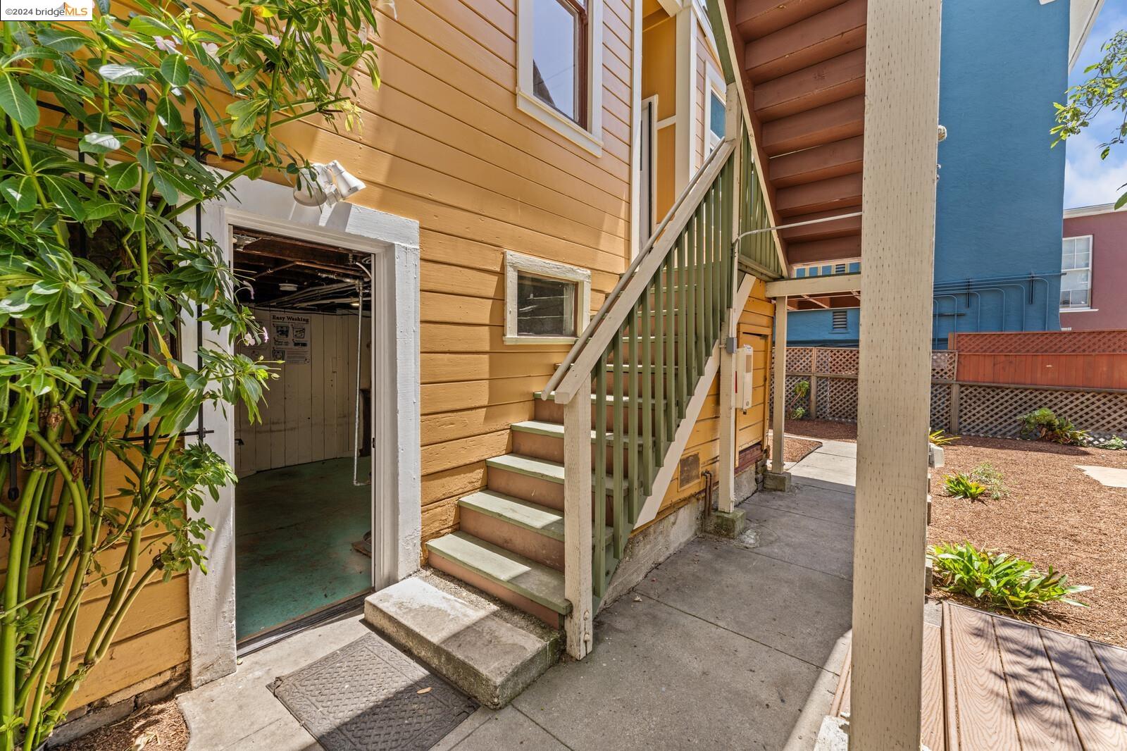 2416 Fulton St