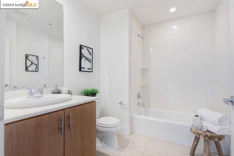 438 W Grand Ave # 716