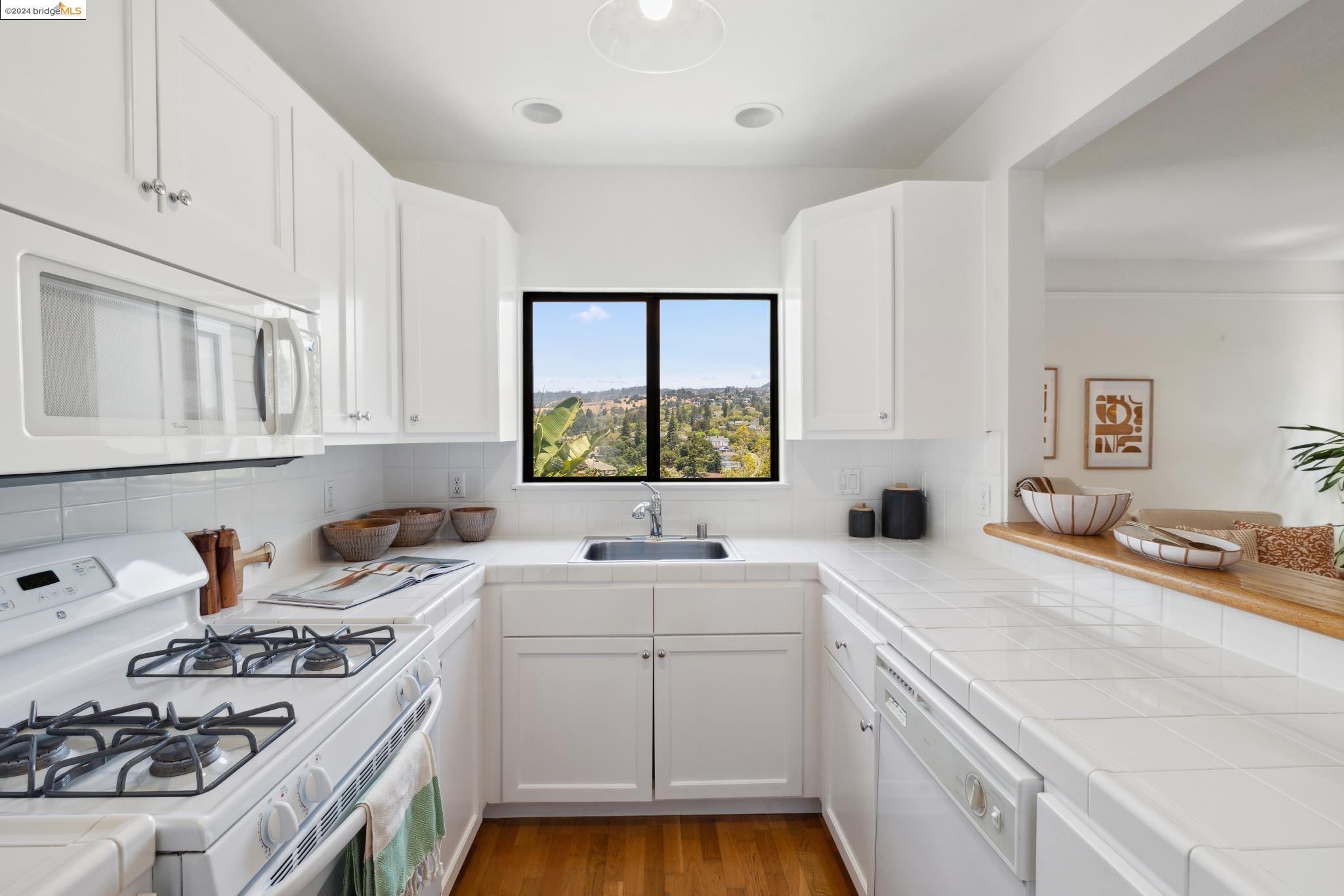 624 Jean St Unit: E