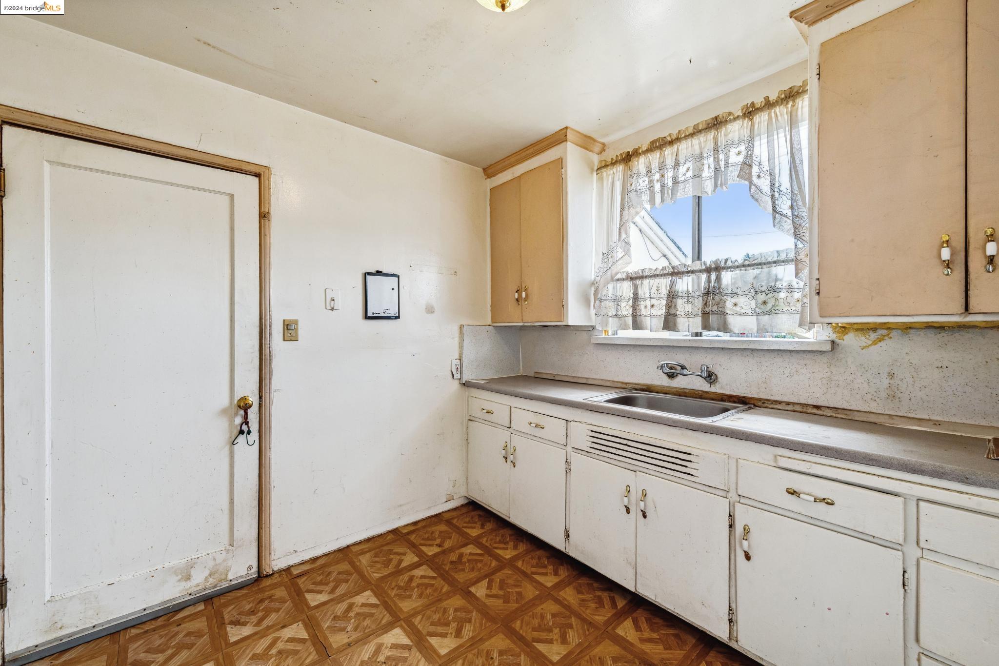 1431 Colin St