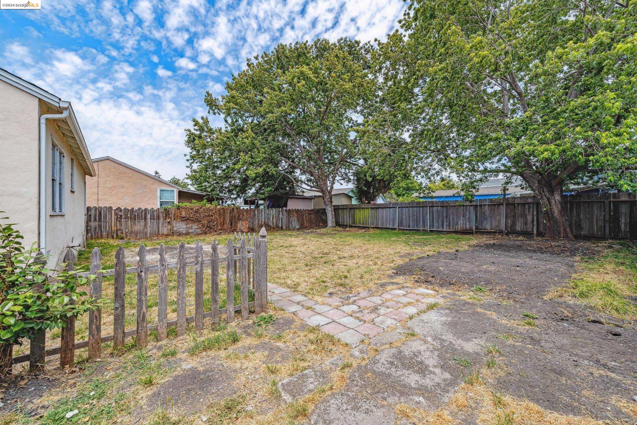 1431 Colin St