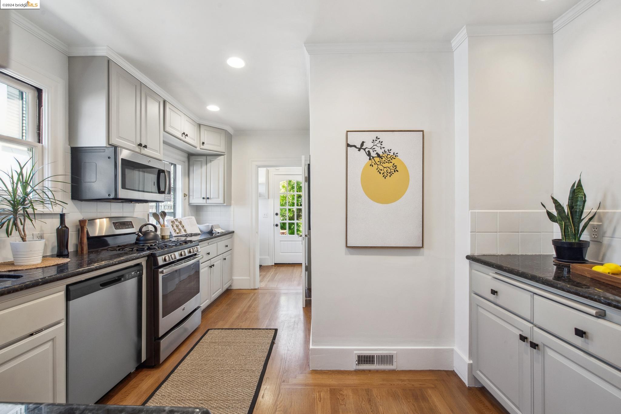 4606 Edgewood