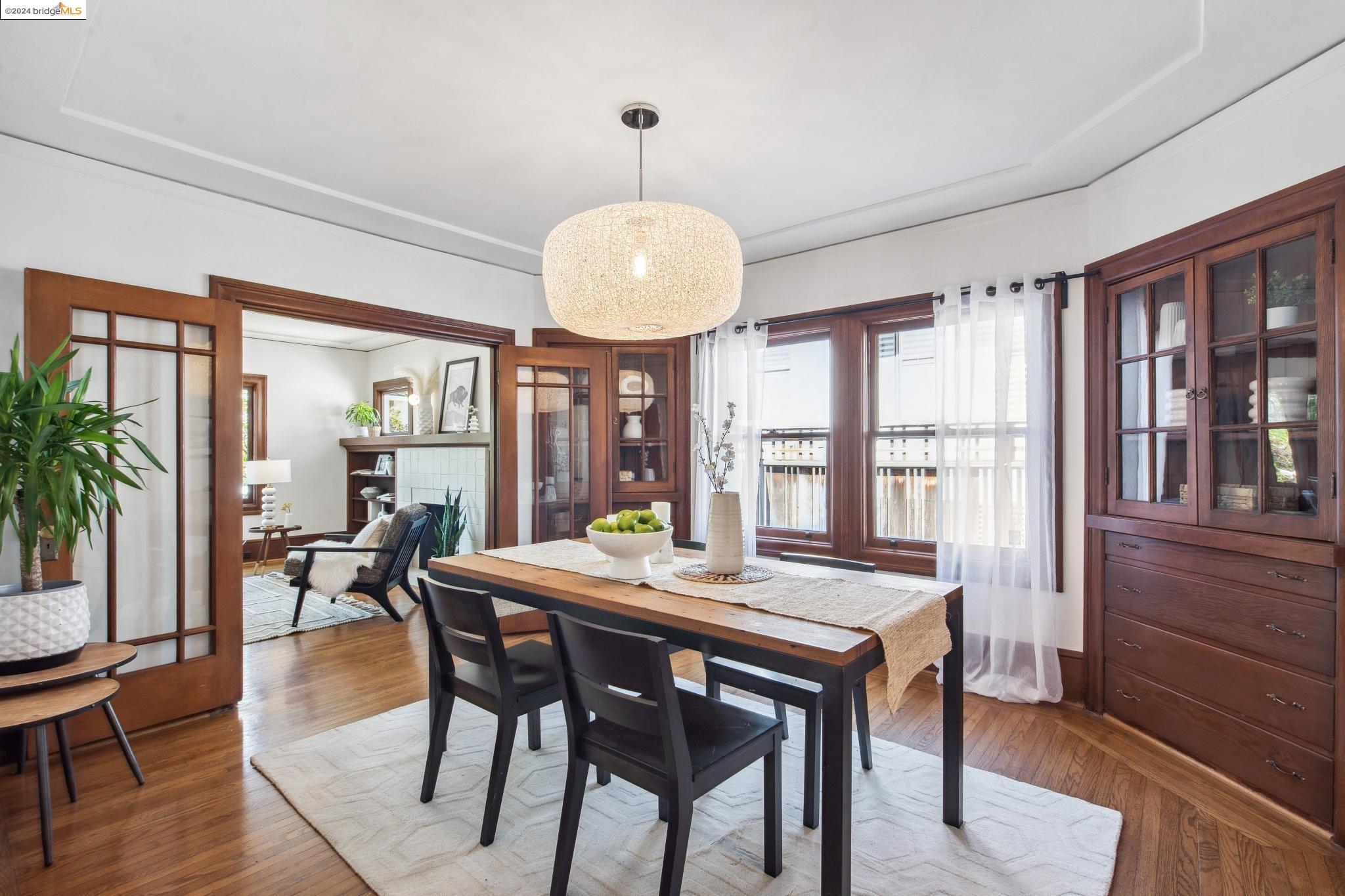 4606 Edgewood