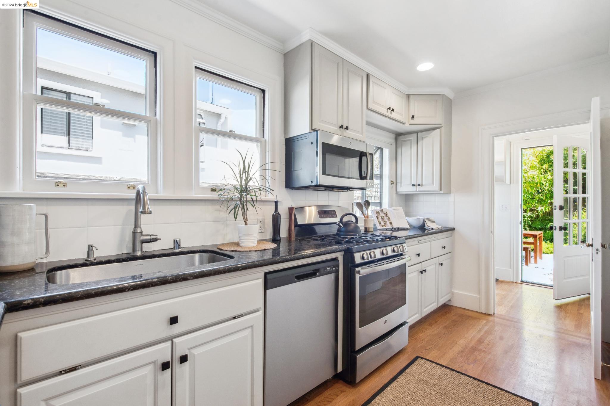 4606 Edgewood