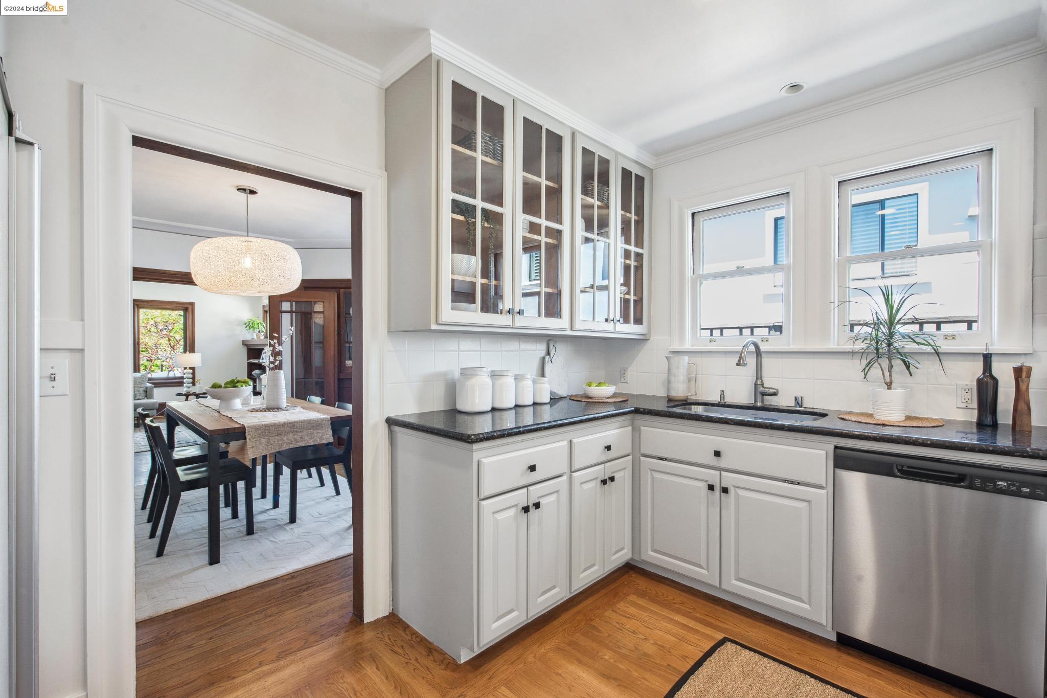 4606 Edgewood