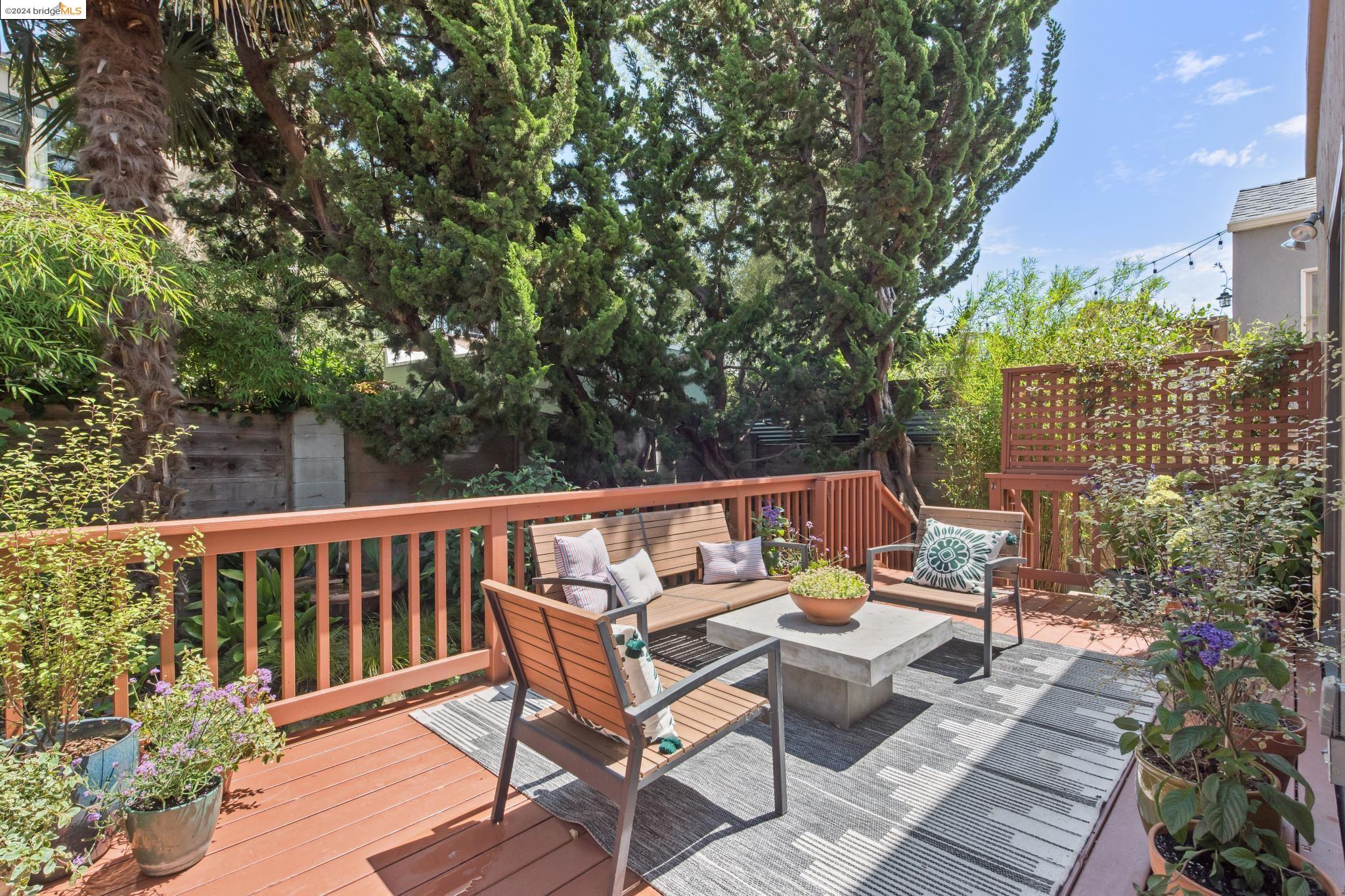 533 Neilson St