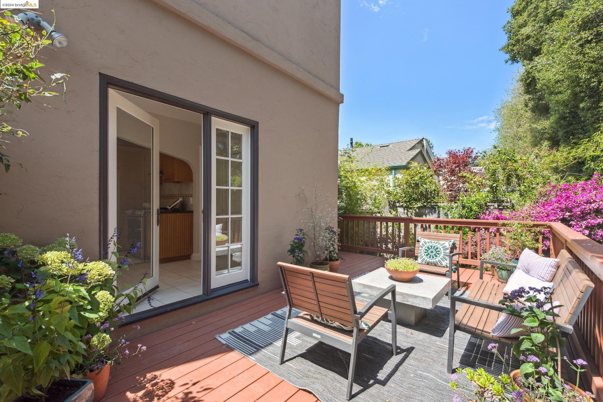 533 Neilson St