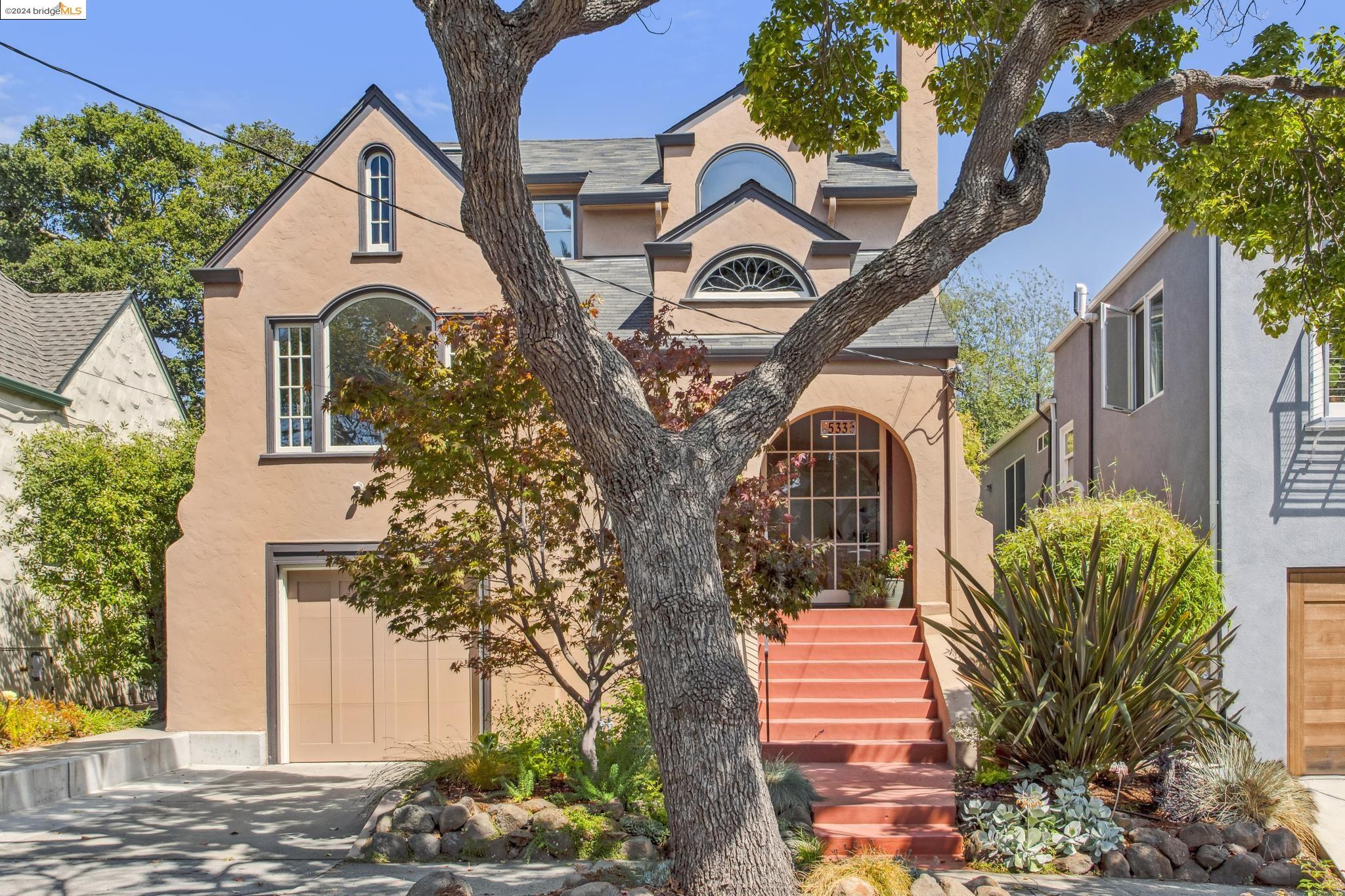 533 Neilson St