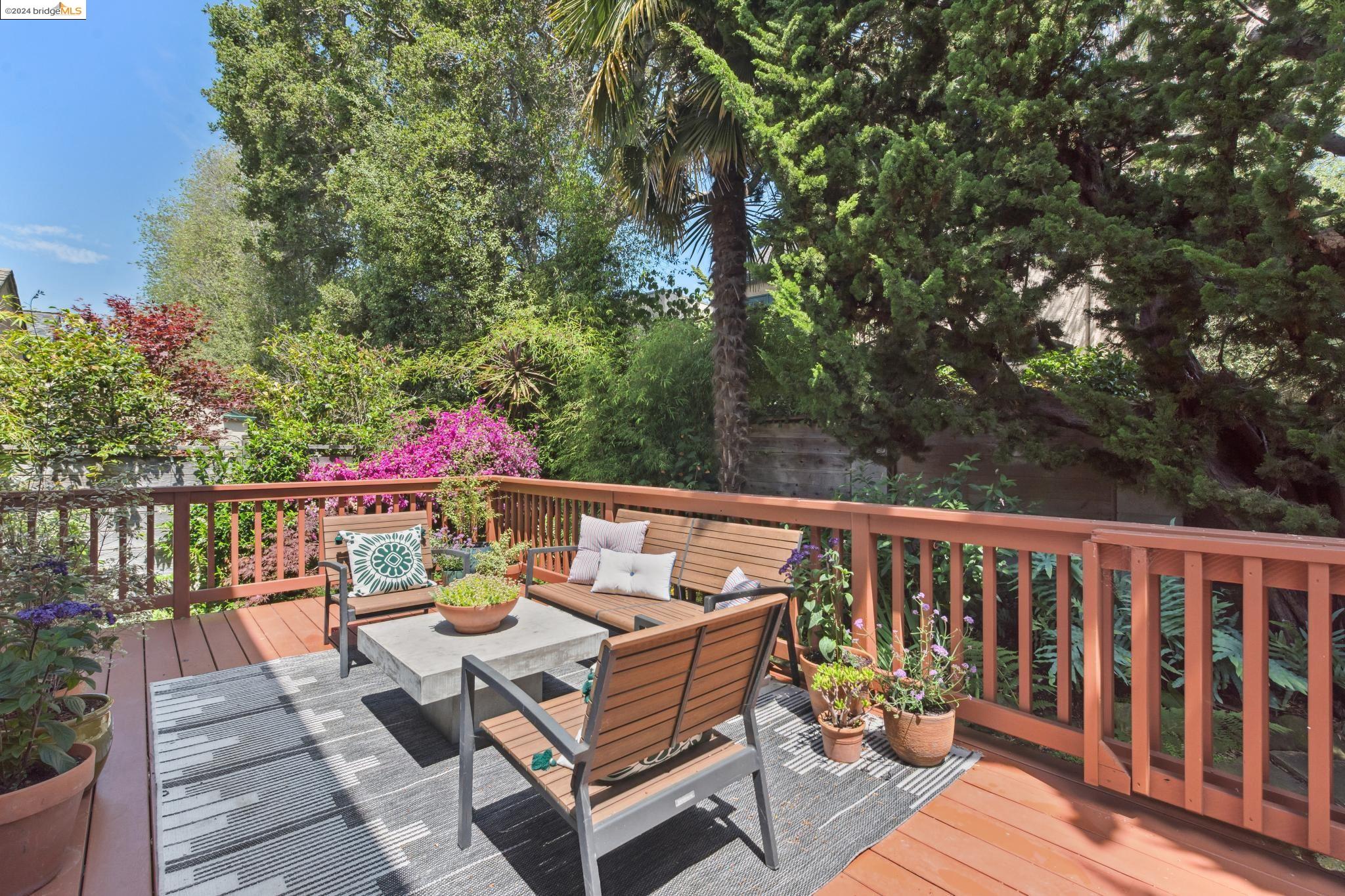 533 Neilson St