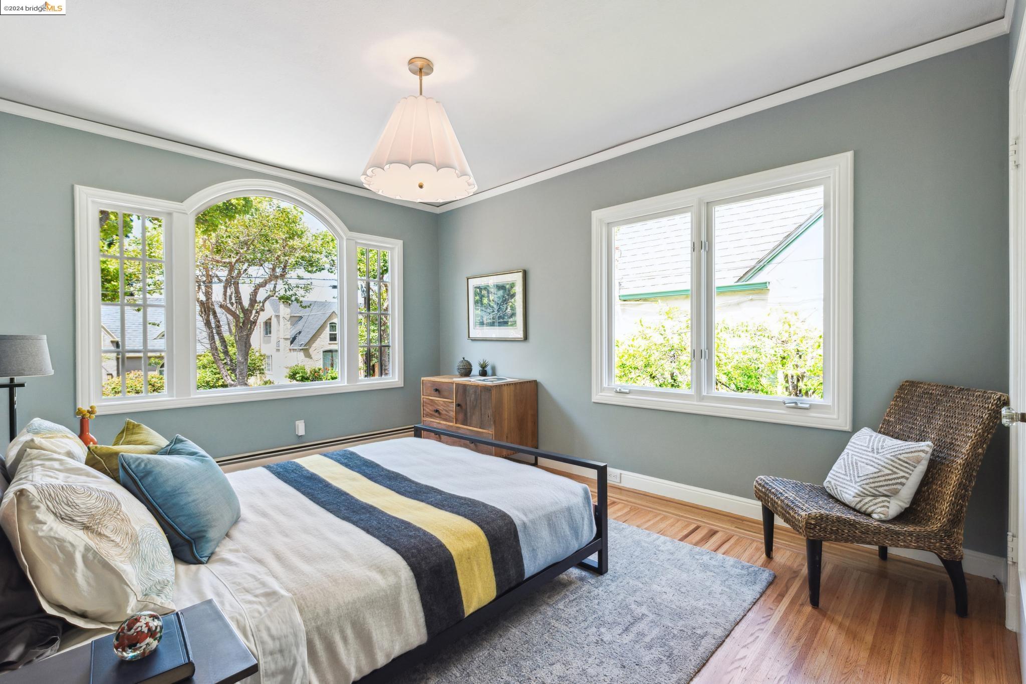 533 Neilson St