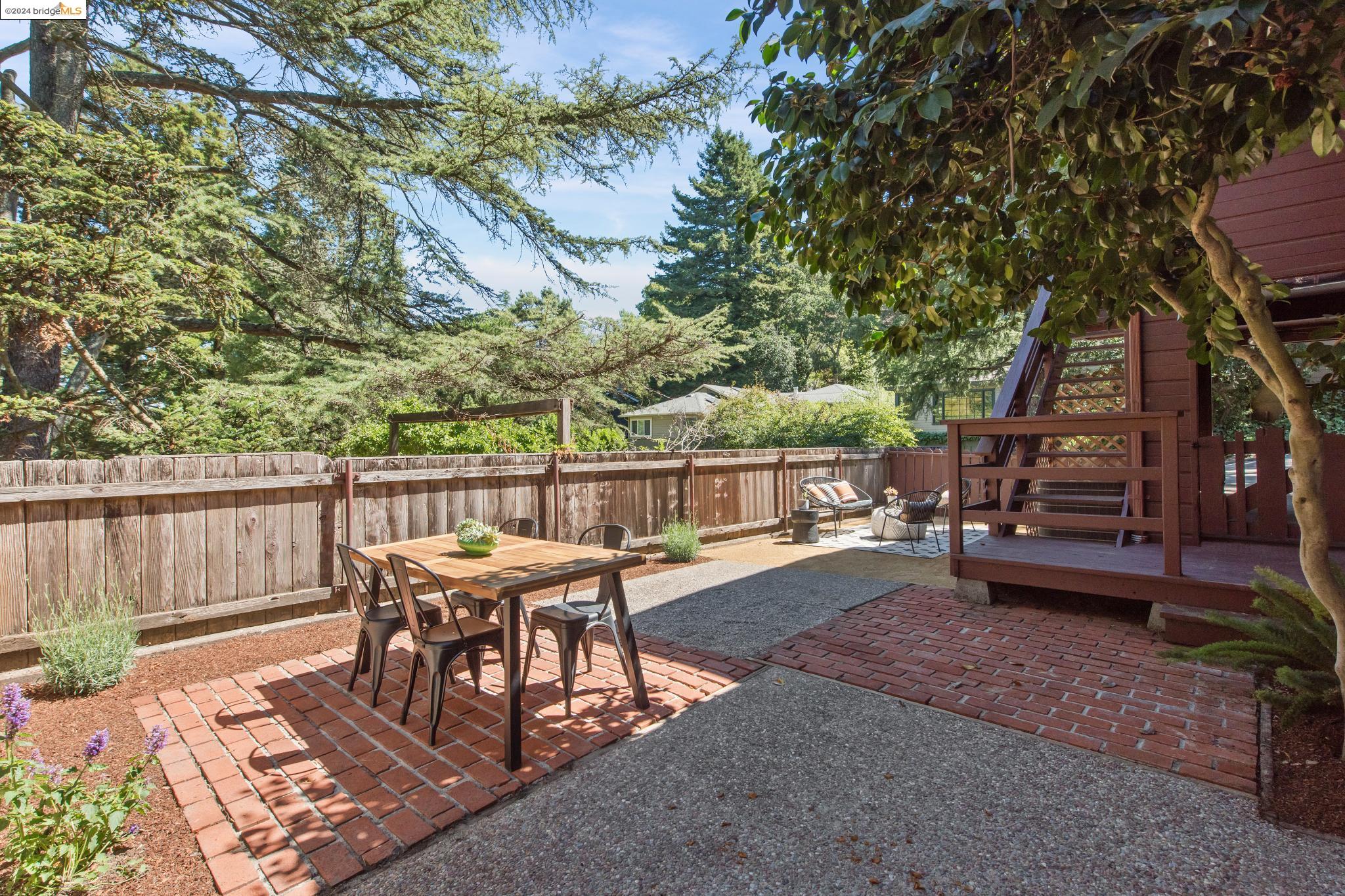55 Sunset Ln