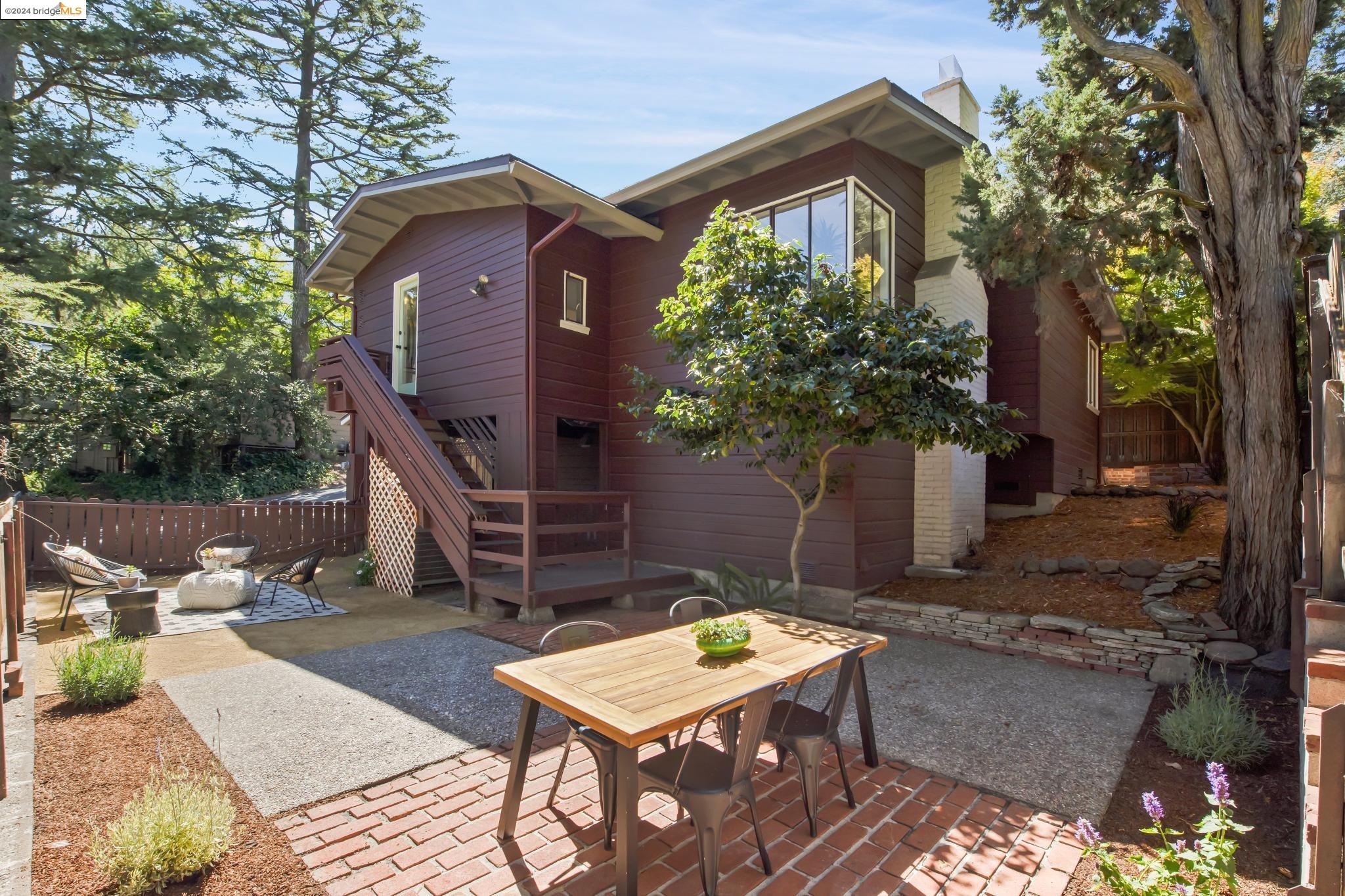 55 Sunset Ln