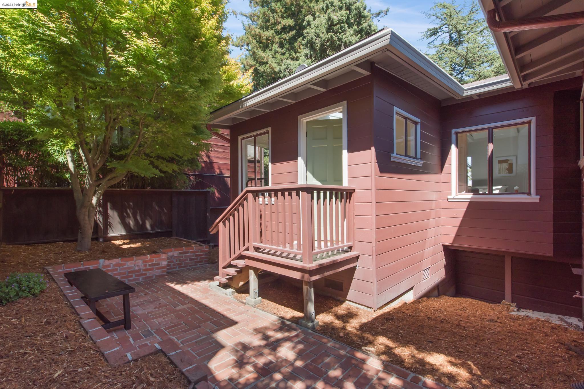 55 Sunset Ln