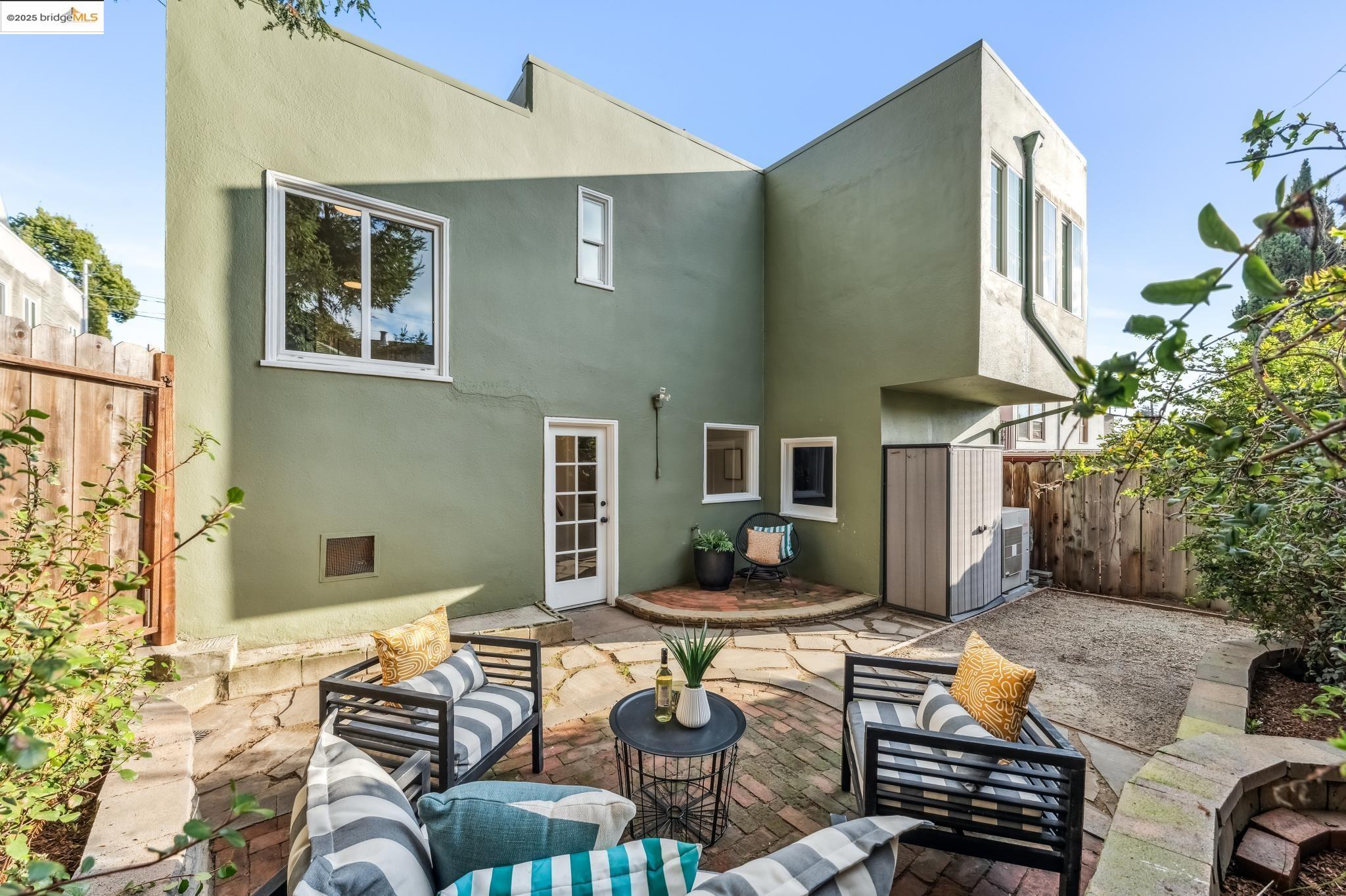 2745 Grande Vista Ave