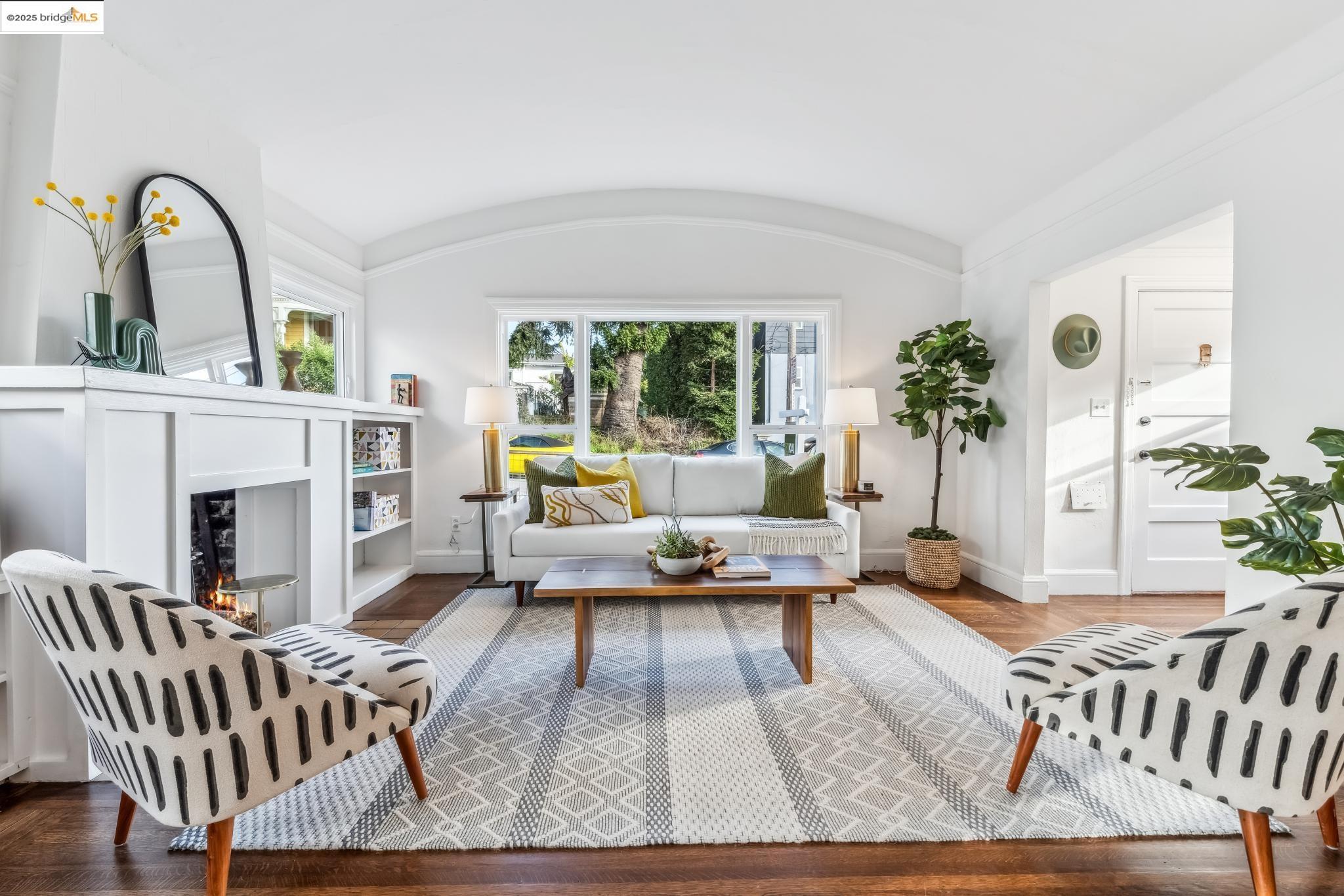 2745 Grande Vista Ave