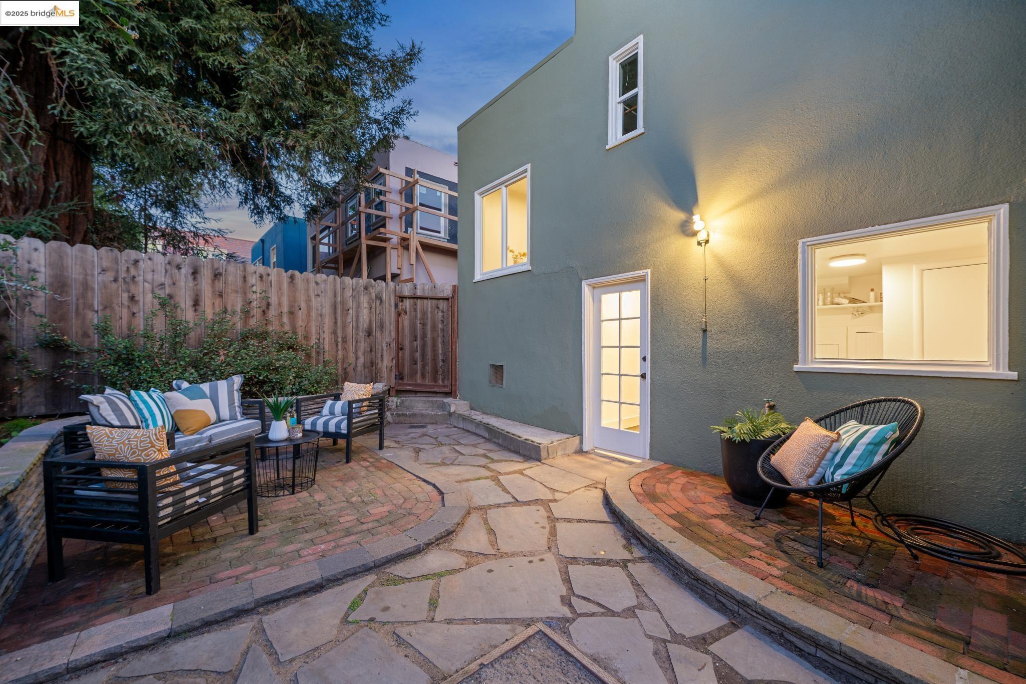 2745 Grande Vista Ave