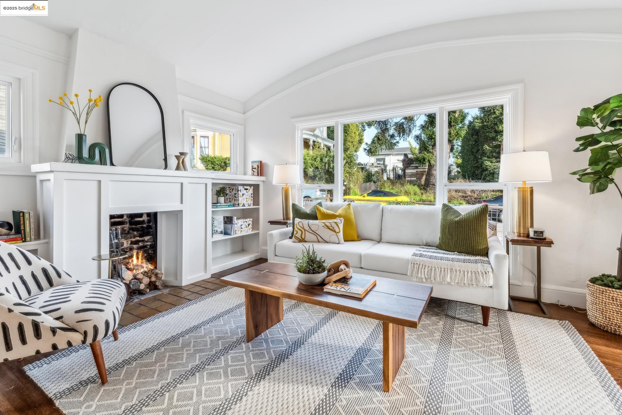 2745 Grande Vista Ave