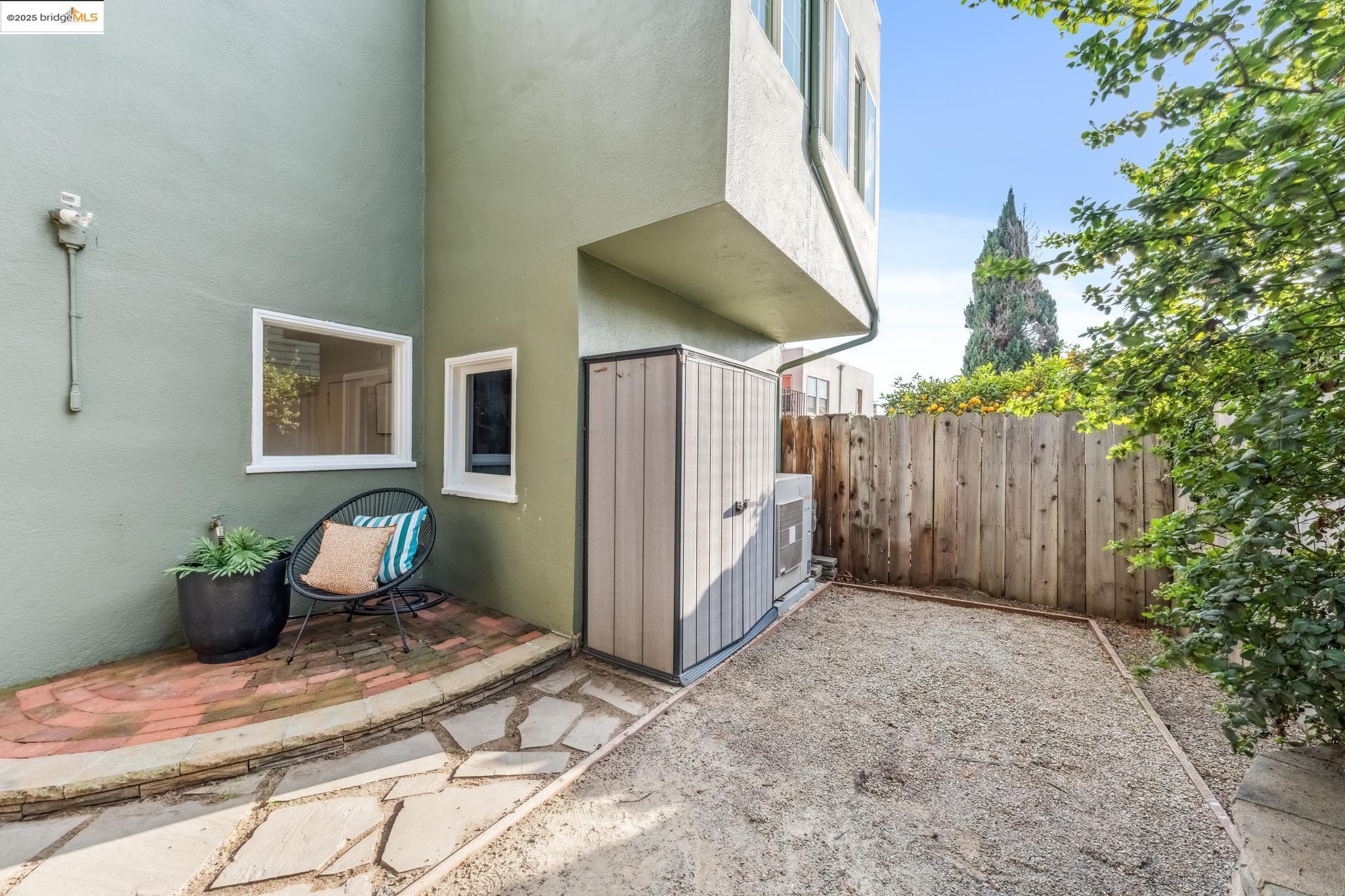 2745 Grande Vista Ave