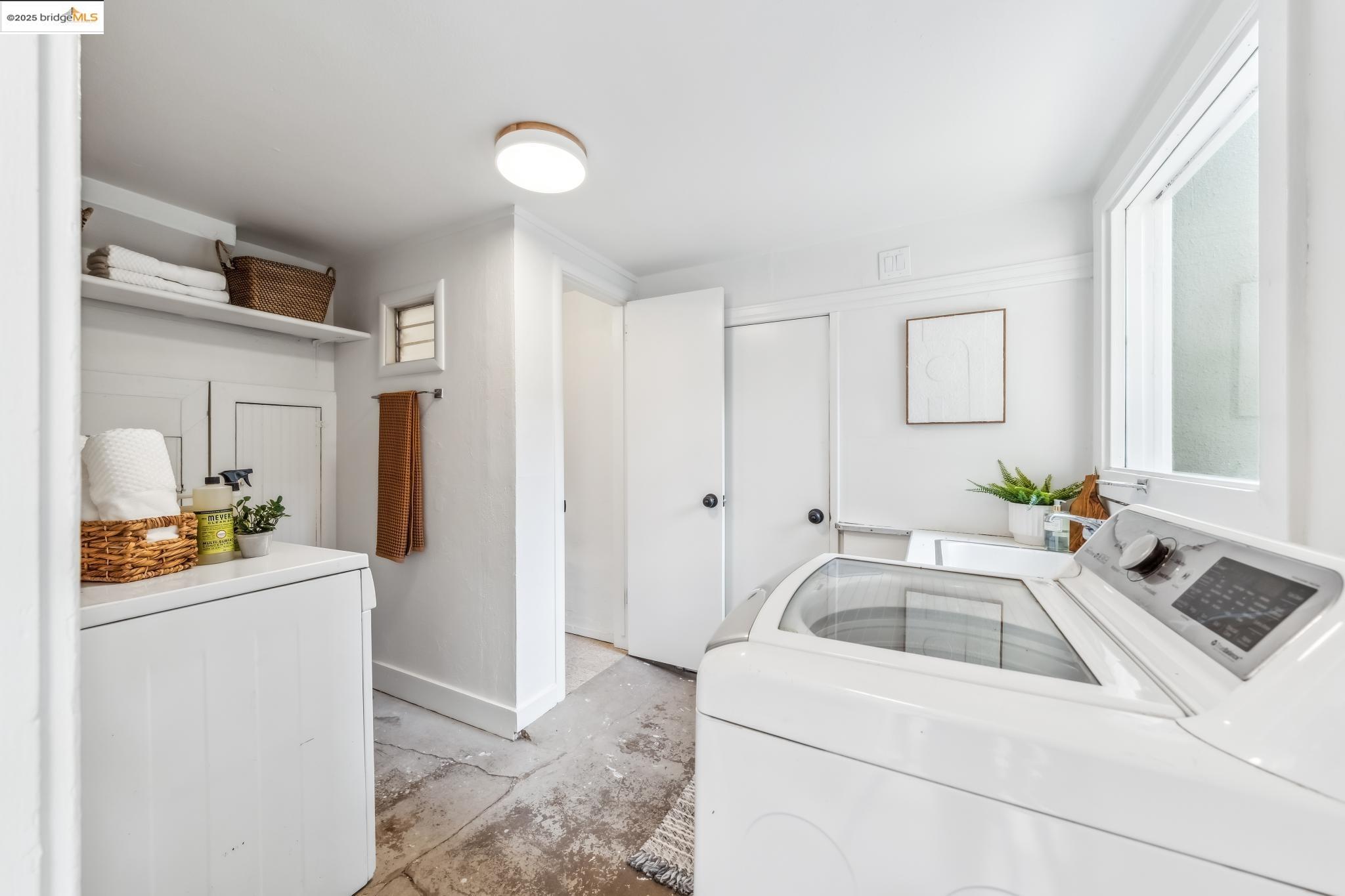 2745 Grande Vista Ave