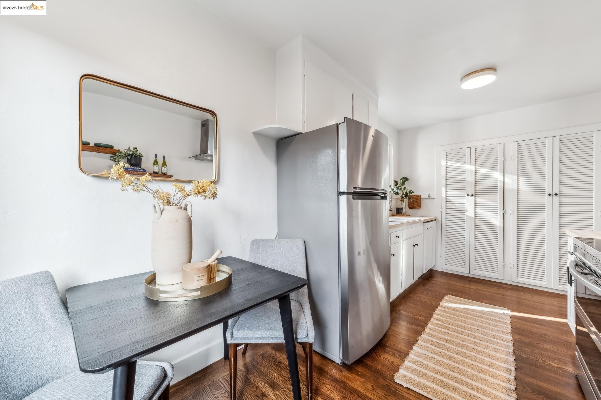 2745 Grande Vista Ave