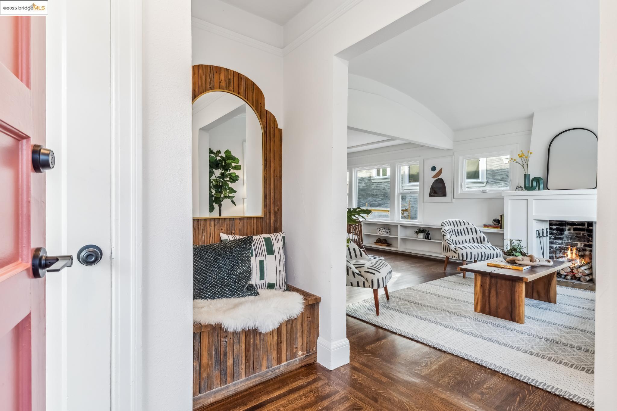 2745 Grande Vista Ave